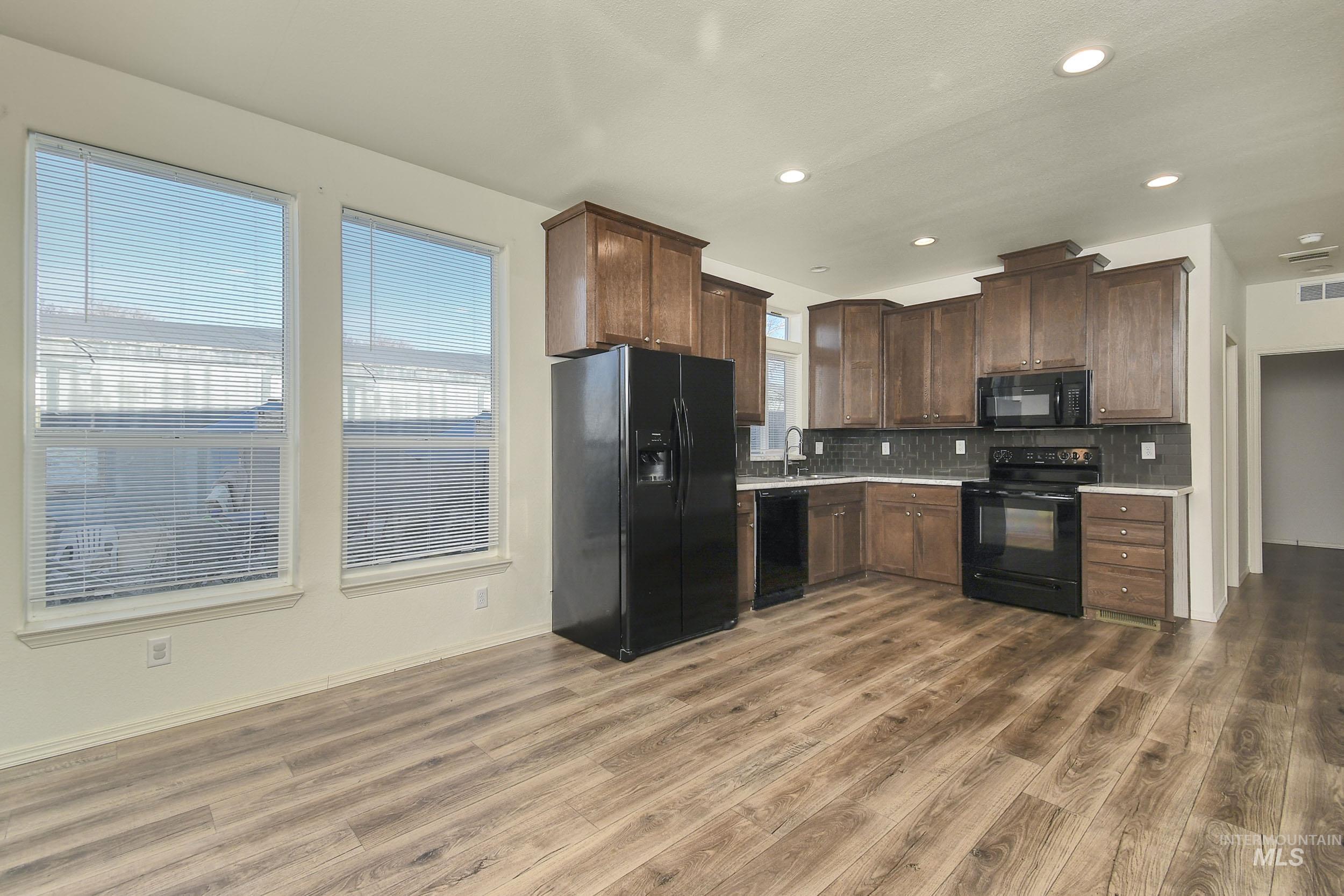 509 E Watercress Ln, Eagle, Idaho 83616, 2 Bedrooms, 2 Bathrooms, Residential For Sale, Price $155,000, 98970802