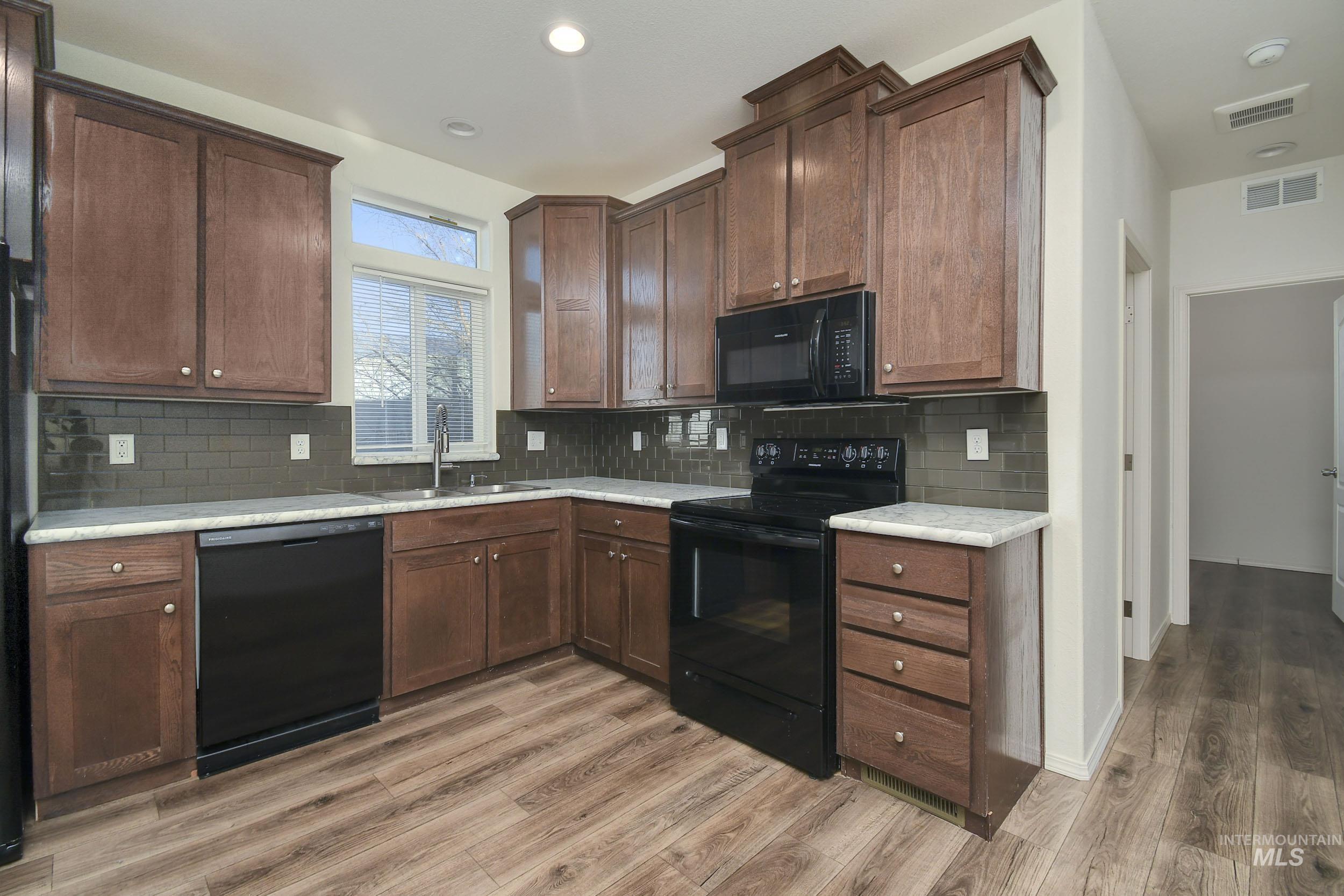 509 E Watercress Ln, Eagle, Idaho 83616, 2 Bedrooms, 2 Bathrooms, Residential For Sale, Price $155,000, 98970802