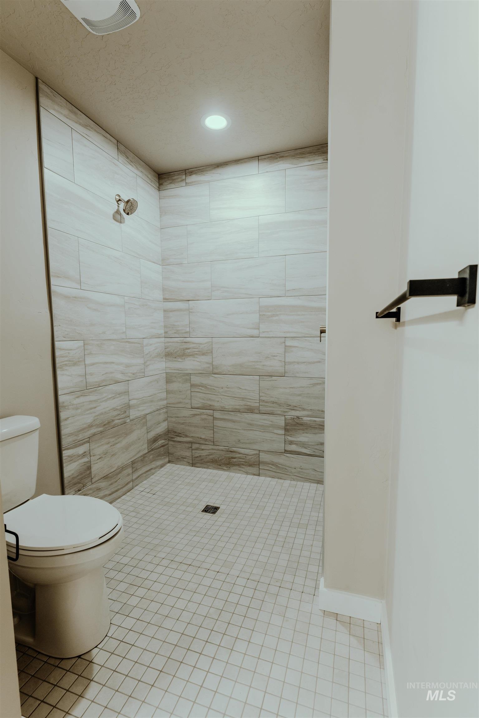 1212 Phillips Circle, Ontario, Oregon 97914-3905, 2 Bedrooms, 2 Bathrooms, Residential For Sale, Price $230,000,MLS 98970805