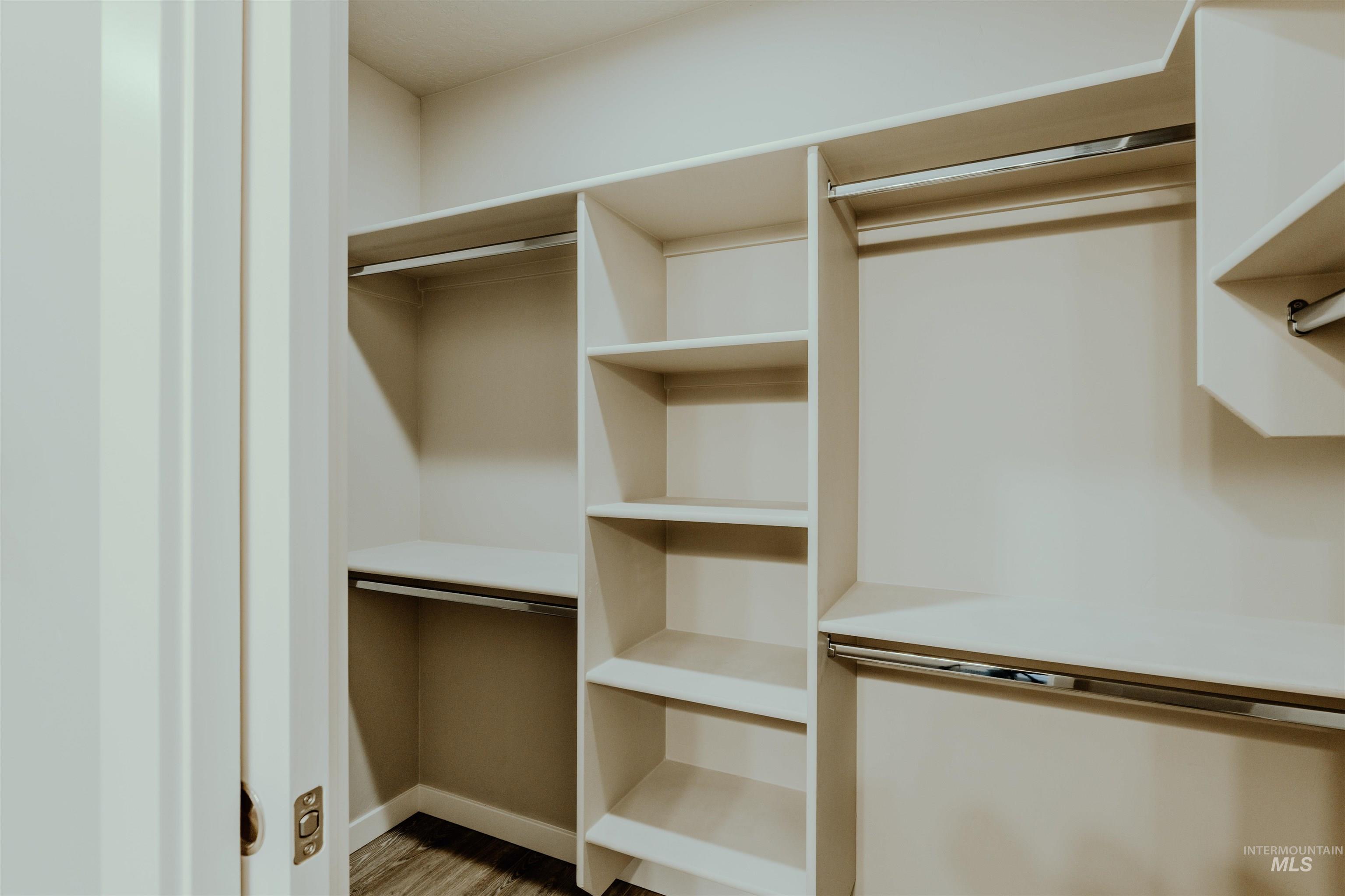 1212 Phillips Circle, Ontario, Oregon 97914-3905, 2 Bedrooms, 2 Bathrooms, Residential For Sale, Price $230,000,MLS 98970805