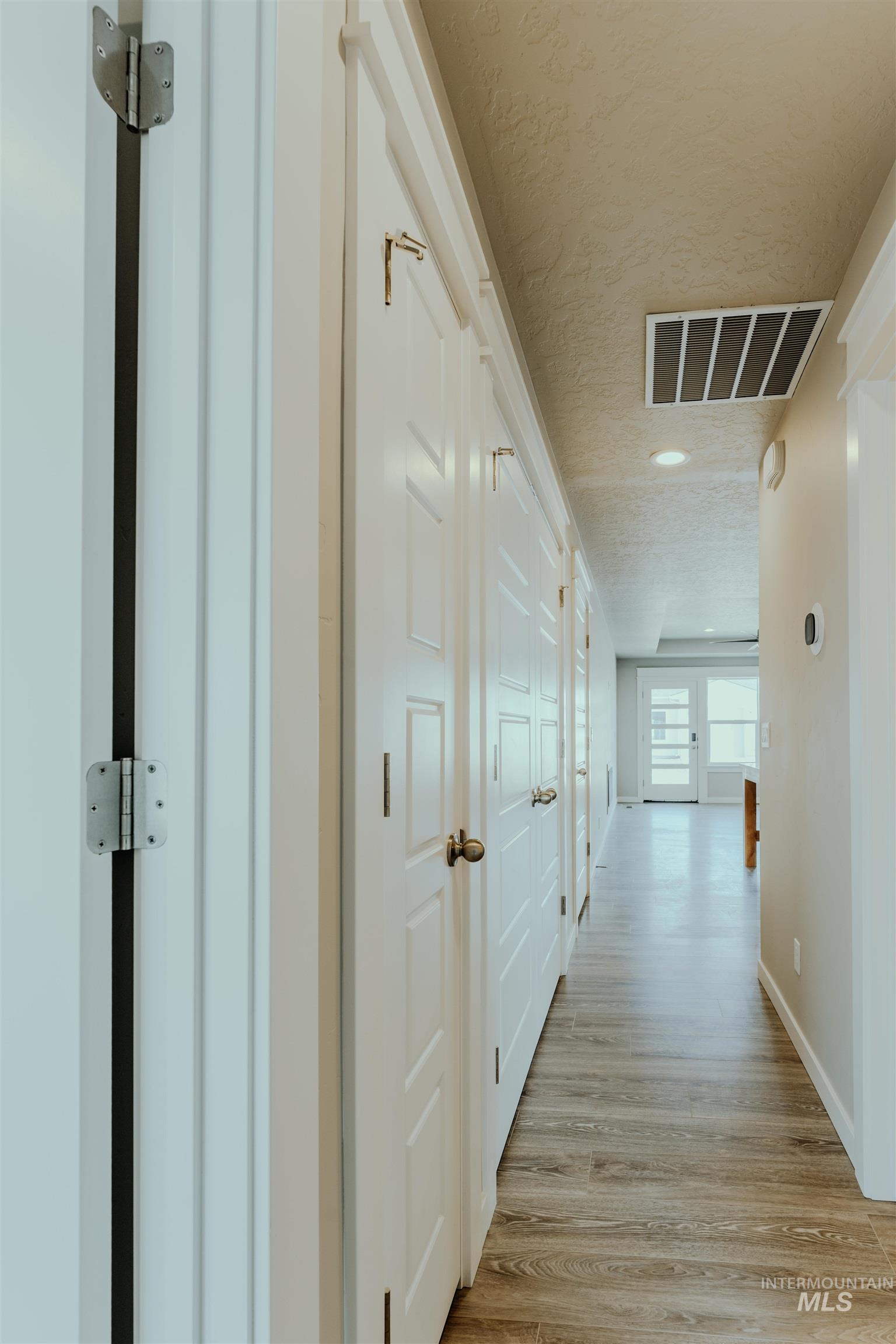 1212 Phillips Circle, Ontario, Oregon 97914-3905, 2 Bedrooms, 2 Bathrooms, Residential For Sale, Price $230,000,MLS 98970805