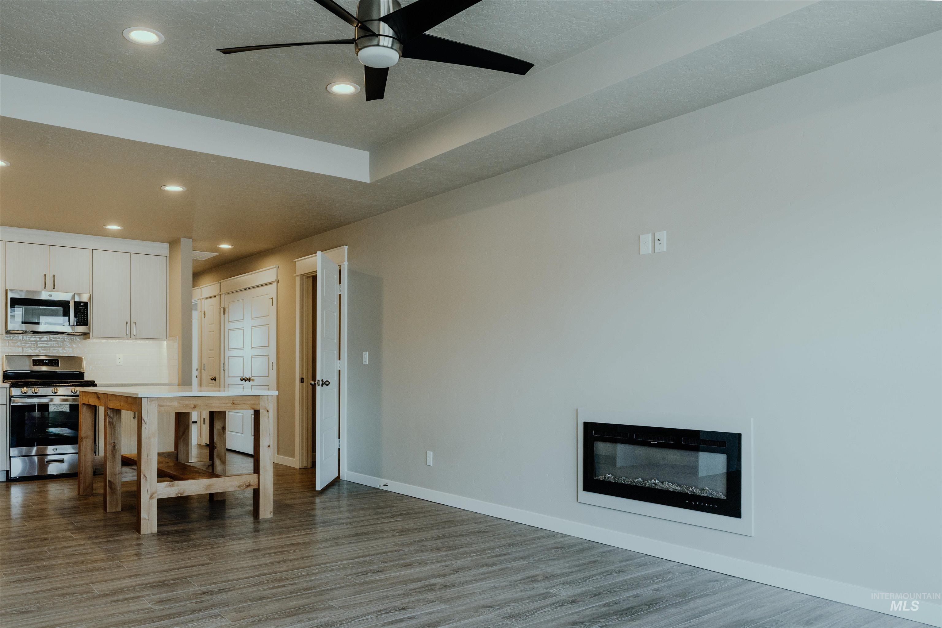 1212 Phillips Circle, Ontario, Oregon 97914-3905, 2 Bedrooms, 2 Bathrooms, Residential For Sale, Price $230,000,MLS 98970805