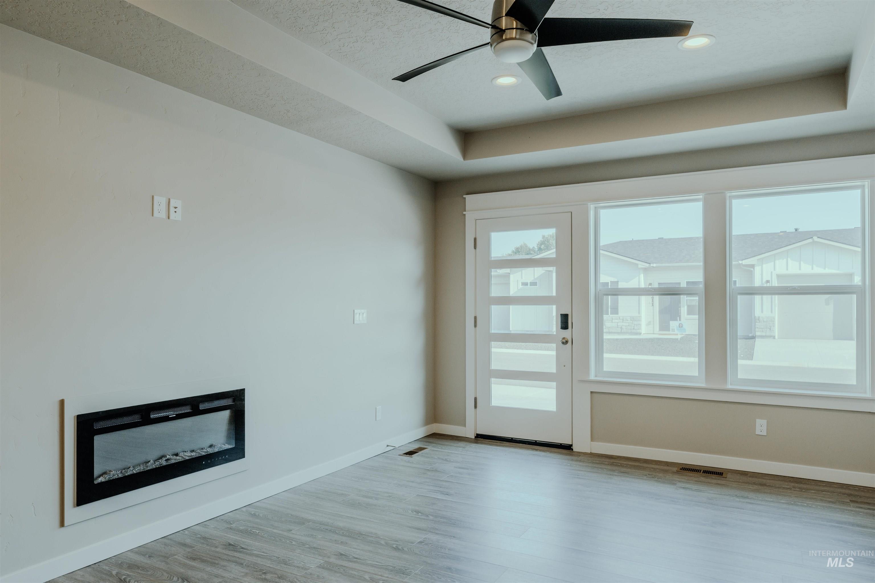 1212 Phillips Circle, Ontario, Oregon 97914-3905, 2 Bedrooms, 2 Bathrooms, Residential For Sale, Price $230,000,MLS 98970805