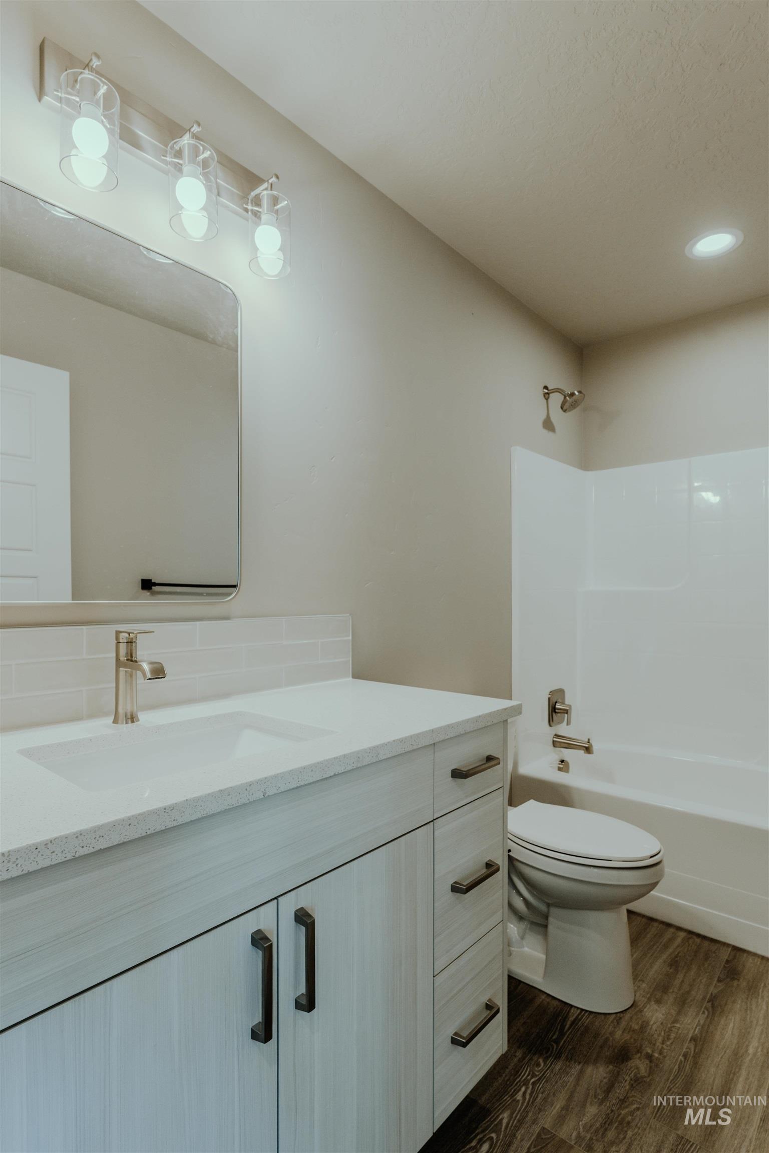 1212 Phillips Circle, Ontario, Oregon 97914-3905, 2 Bedrooms, 2 Bathrooms, Residential For Sale, Price $230,000,MLS 98970805