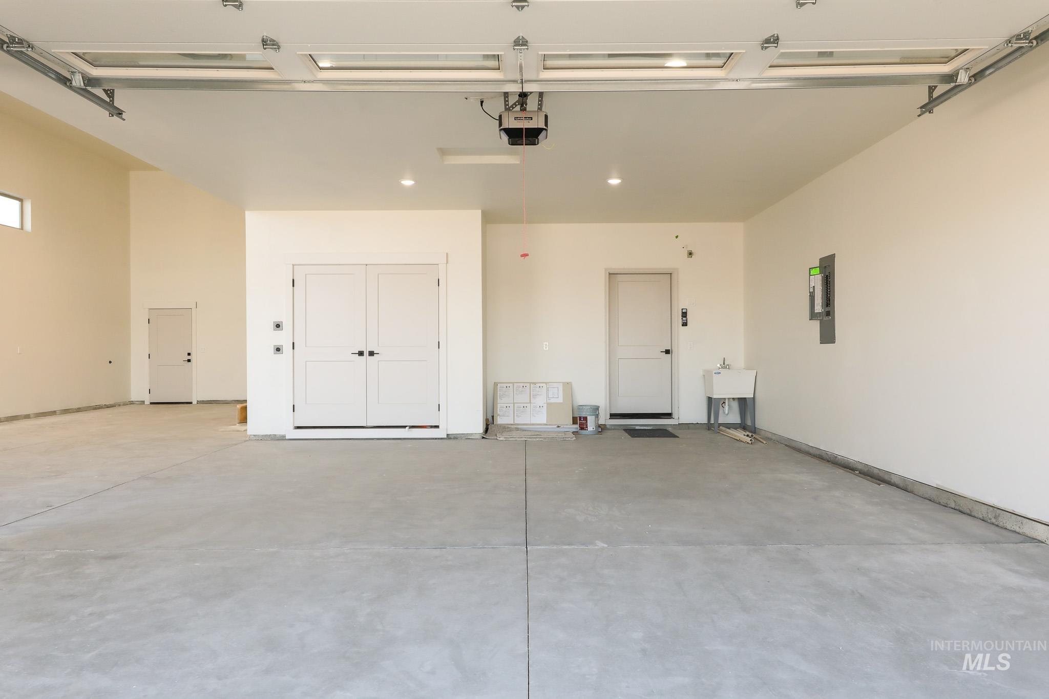 7195 E Merlin Hawk Ct, Nampa, Idaho 83686, 3 Bedrooms, 2 Bathrooms, Residential For Sale, Price $879,500,MLS 98970806