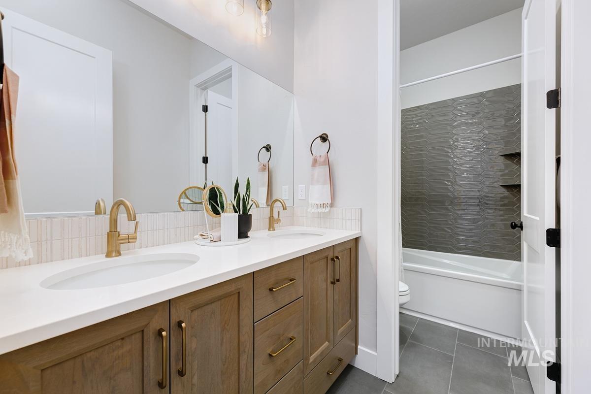 21637 Appaloosa Ave, Star, Idaho 83669, 3 Bedrooms, 3 Bathrooms, Residential For Sale, Price $1,023,002,MLS 98970807