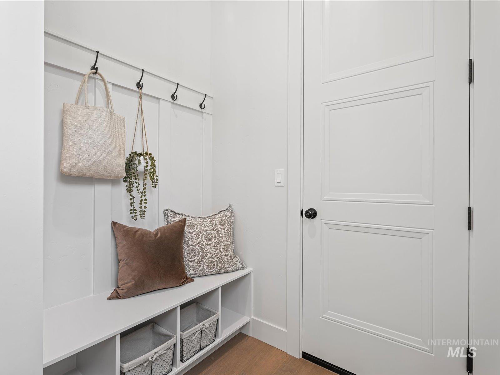 6900 Saddle Bred Way, Star, Idaho 83669, 3 Bedrooms, 3 Bathrooms, Residential For Sale, Price $962,514,MLS 98970810