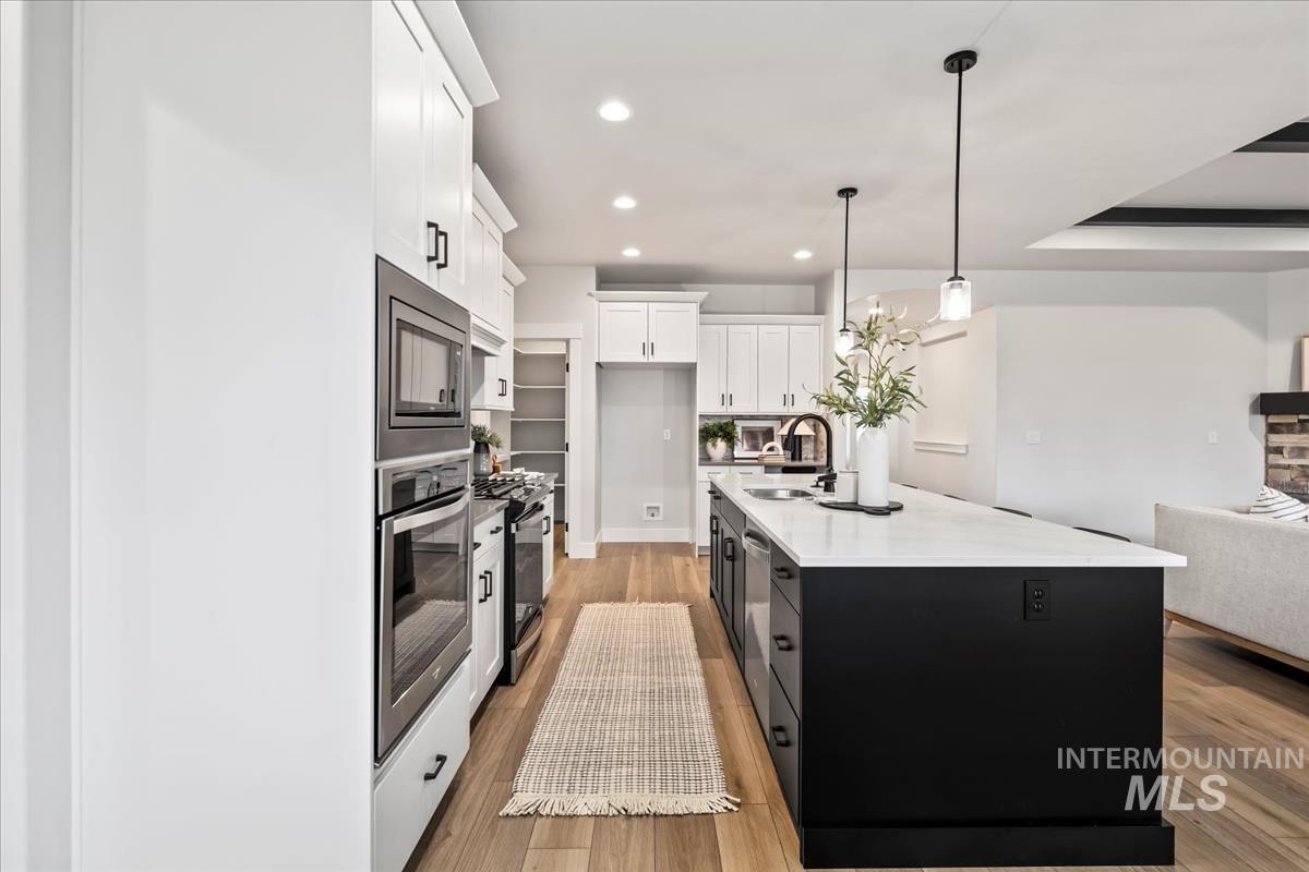 857 W Buroak, Meridian, Idaho 83642, 3 Bedrooms, 2.5 Bathrooms, Residential For Sale, Price $769,880,MLS 98970812