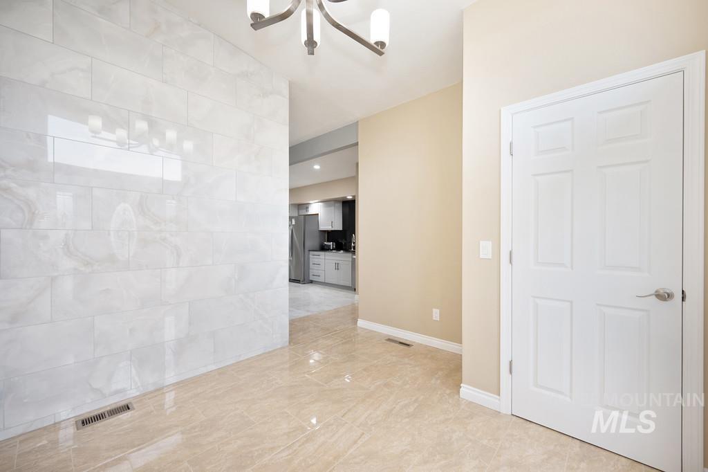 1221 7th Street, Clarkston, Washington 99403, 5 Bedrooms, 3.5 Bathrooms, Residential For Sale, Price $535,000, 98970820