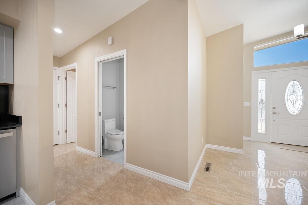 1221 7th Street, Clarkston, Washington 99403, 5 Bedrooms, 3.5 Bathrooms, Residential For Sale, Price $535,000, 98970820