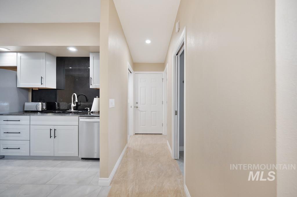 1221 7th Street, Clarkston, Washington 99403, 5 Bedrooms, 3.5 Bathrooms, Residential For Sale, Price $535,000, 98970820