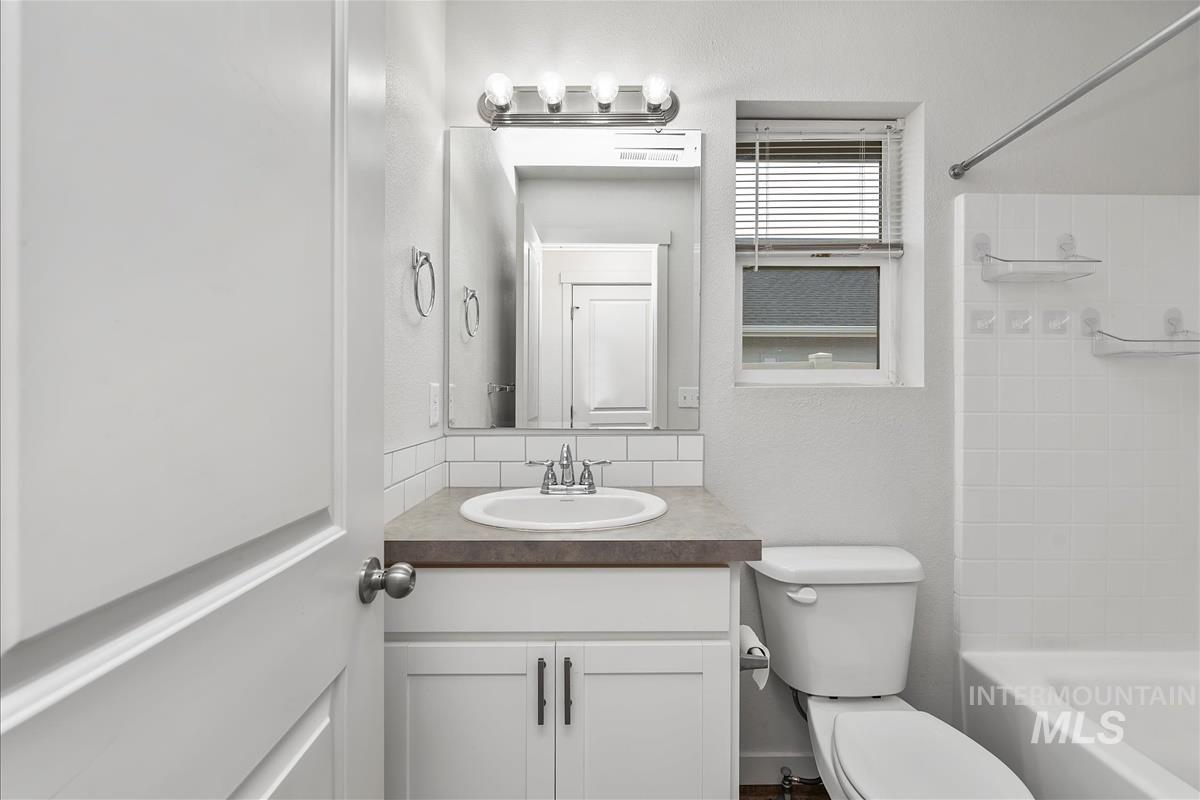 15328 N Shiko Way, Nampa, Idaho 83651, 3 Bedrooms, 2 Bathrooms, Residential For Sale, Price $379,000,MLS 98970829