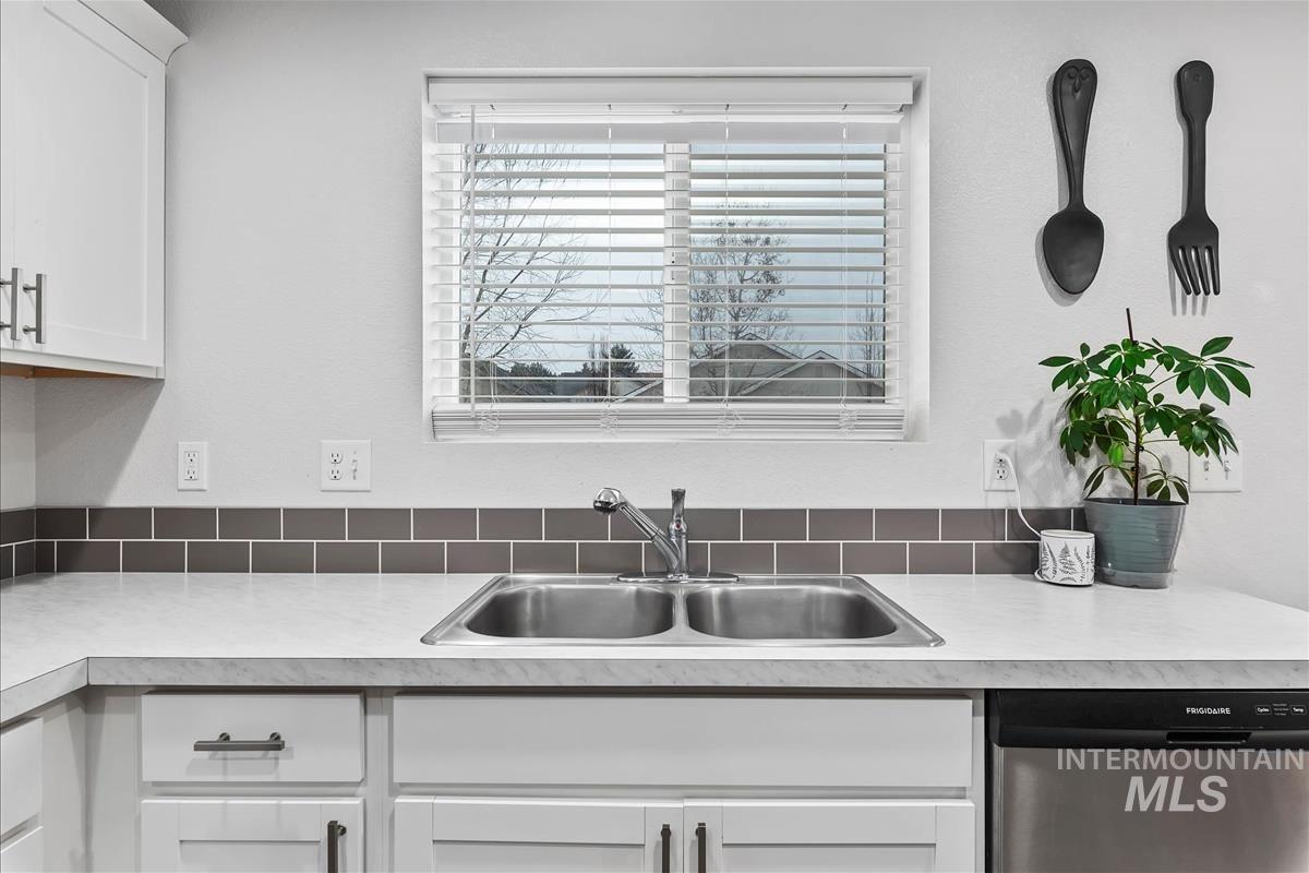 15328 N Shiko Way, Nampa, Idaho 83651, 3 Bedrooms, 2 Bathrooms, Residential For Sale, Price $379,000,MLS 98970829