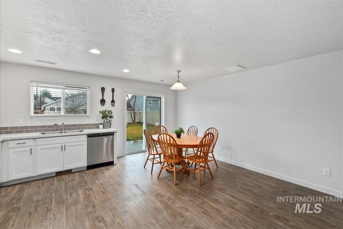 15328 N Shiko Way, Nampa, Idaho 83651, 3 Bedrooms, 2 Bathrooms, Residential For Sale, Price $379,000,MLS 98970829