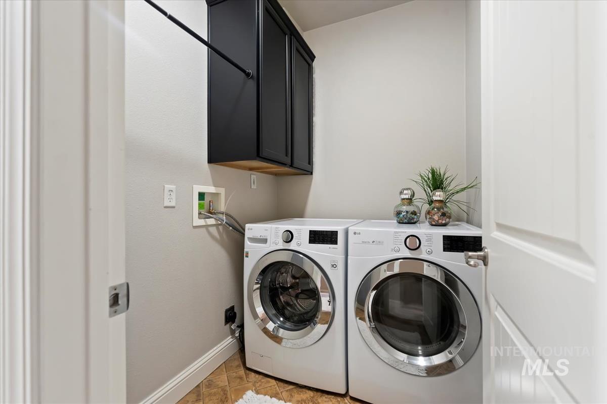 476 E Thurman Mill Street, Garden City, Idaho 83714, 3 Bedrooms, 4 Bathrooms, Residential For Sale, Price $754,000, 98970841