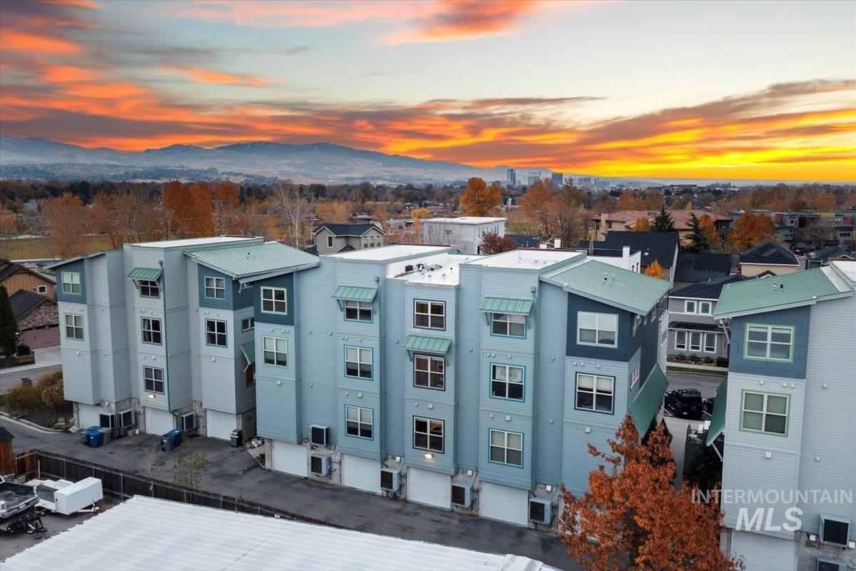 476 E Thurman Mill Street, Garden City, Idaho 83714, 3 Bedrooms, 4 Bathrooms, Residential For Sale, Price $754,000, 98970841