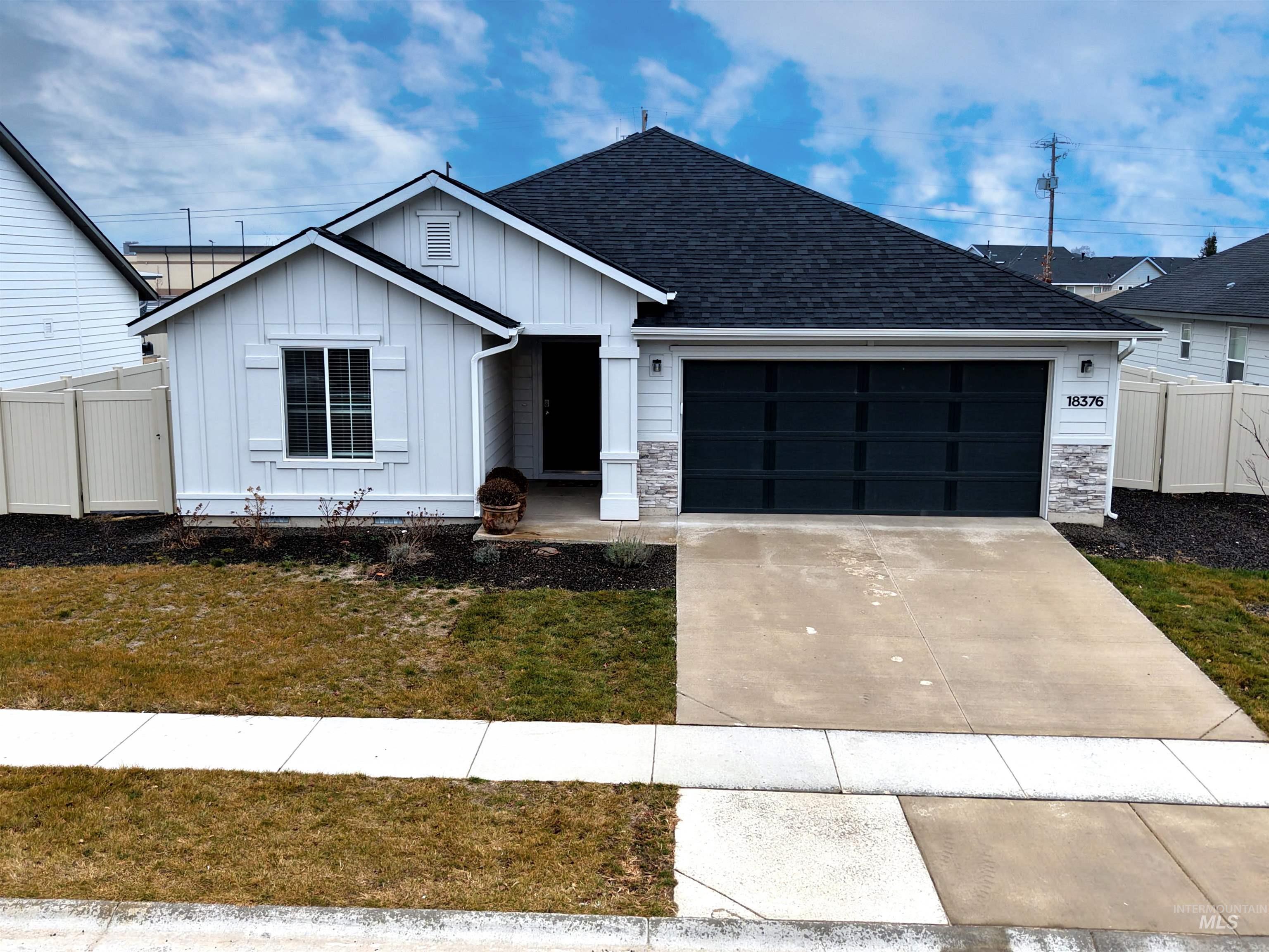 18376 N Strawflower Ave., Nampa, Idaho 83687, 3 Bedrooms, 2 Bathrooms, Residential For Sale, Price $409,000,MLS 98970846