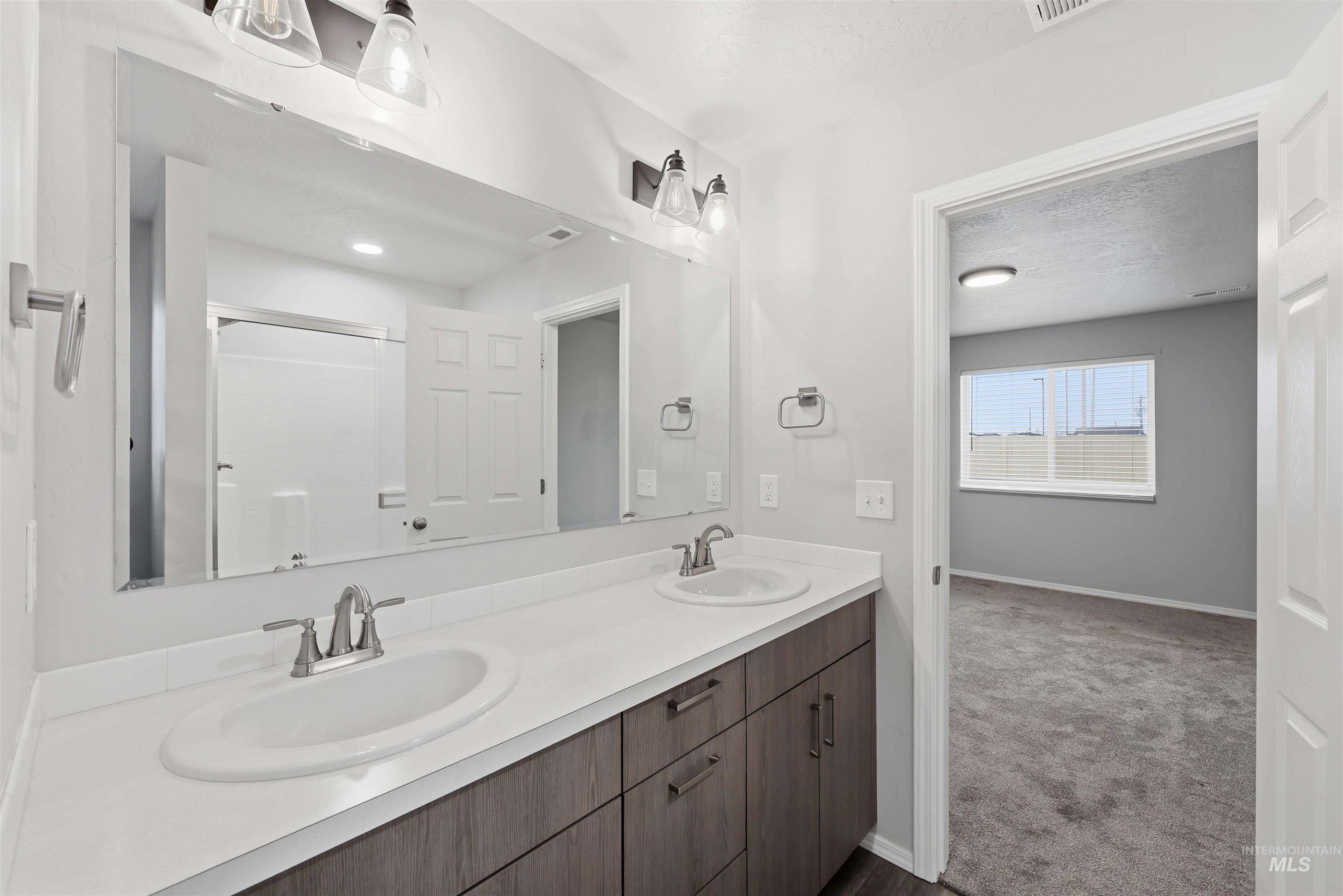 18376 N Strawflower Ave., Nampa, Idaho 83687, 3 Bedrooms, 2 Bathrooms, Residential For Sale, Price $409,000,MLS 98970846