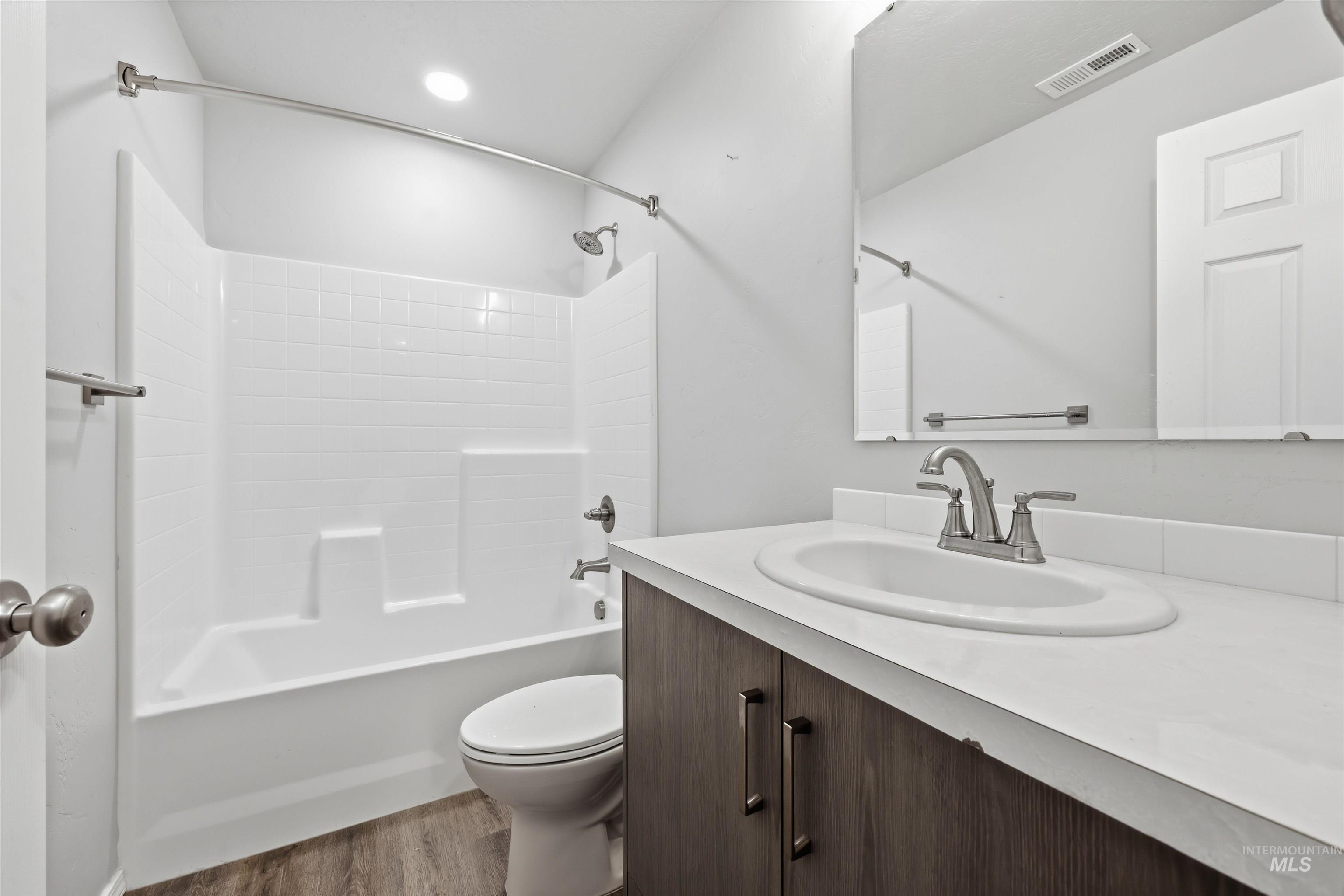 18376 N Strawflower Ave., Nampa, Idaho 83687, 3 Bedrooms, 2 Bathrooms, Residential For Sale, Price $409,000,MLS 98970846