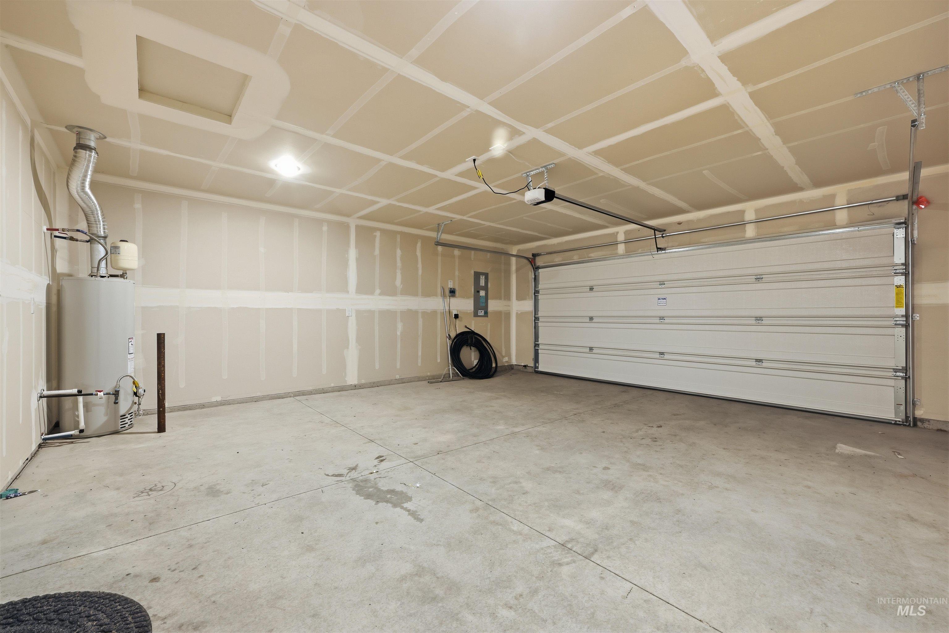 18376 N Strawflower Ave., Nampa, Idaho 83687, 3 Bedrooms, 2 Bathrooms, Residential For Sale, Price $409,000,MLS 98970846