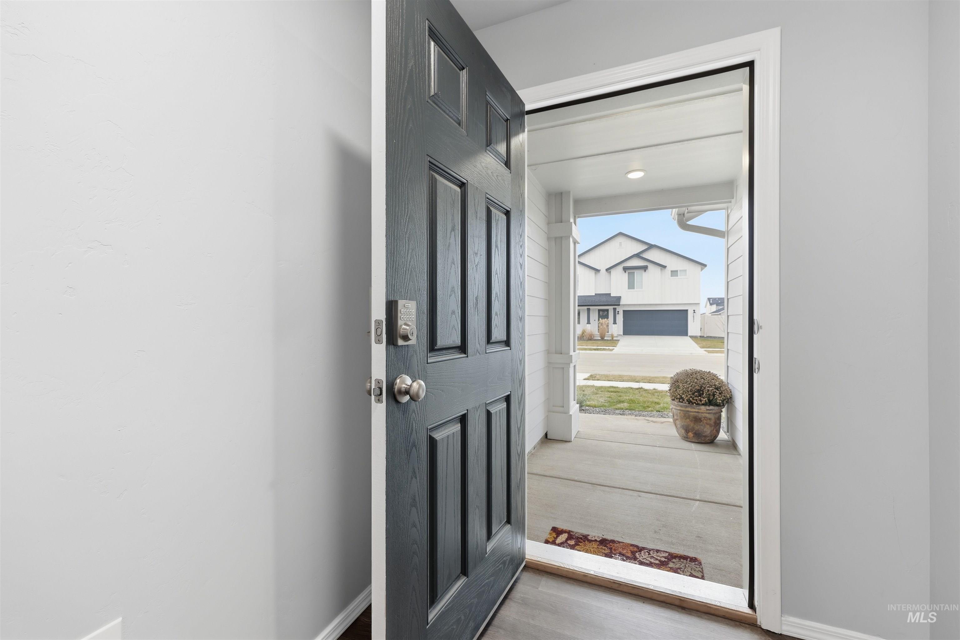 18376 N Strawflower Ave., Nampa, Idaho 83687, 3 Bedrooms, 2 Bathrooms, Residential For Sale, Price $409,000,MLS 98970846