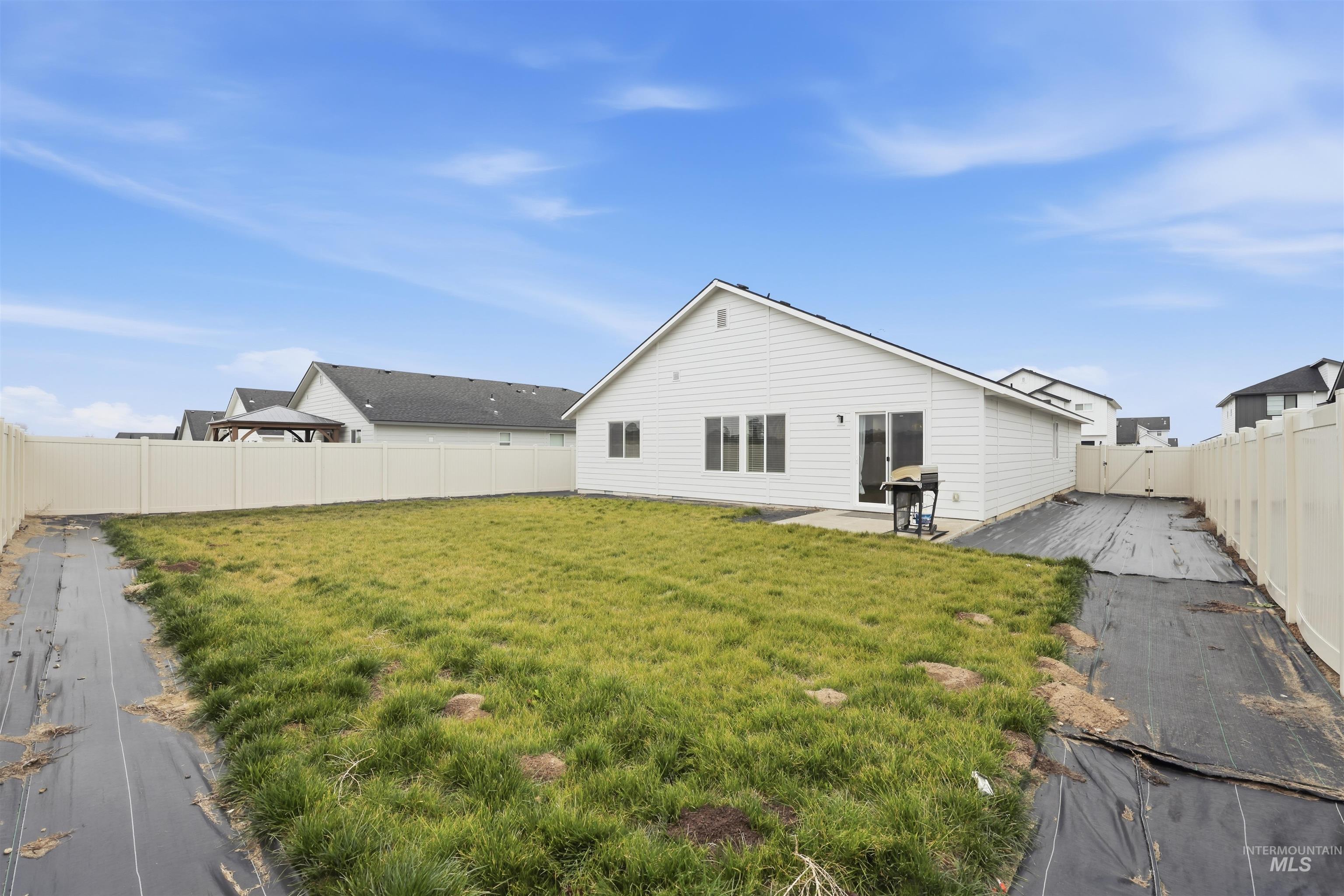 18376 N Strawflower Ave., Nampa, Idaho 83687, 3 Bedrooms, 2 Bathrooms, Residential For Sale, Price $409,000,MLS 98970846