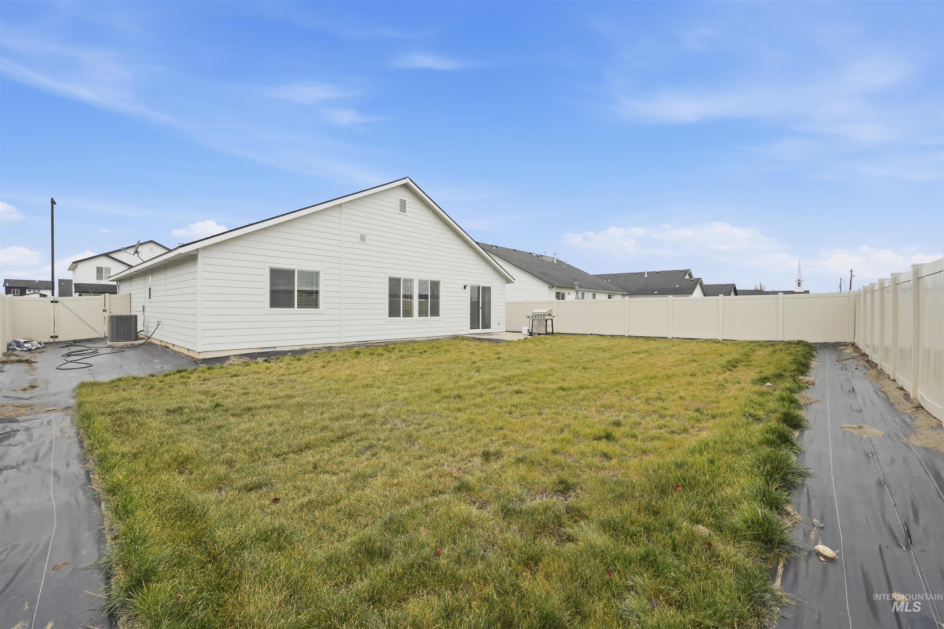 18376 N Strawflower Ave., Nampa, Idaho 83687, 3 Bedrooms, 2 Bathrooms, Residential For Sale, Price $409,000,MLS 98970846