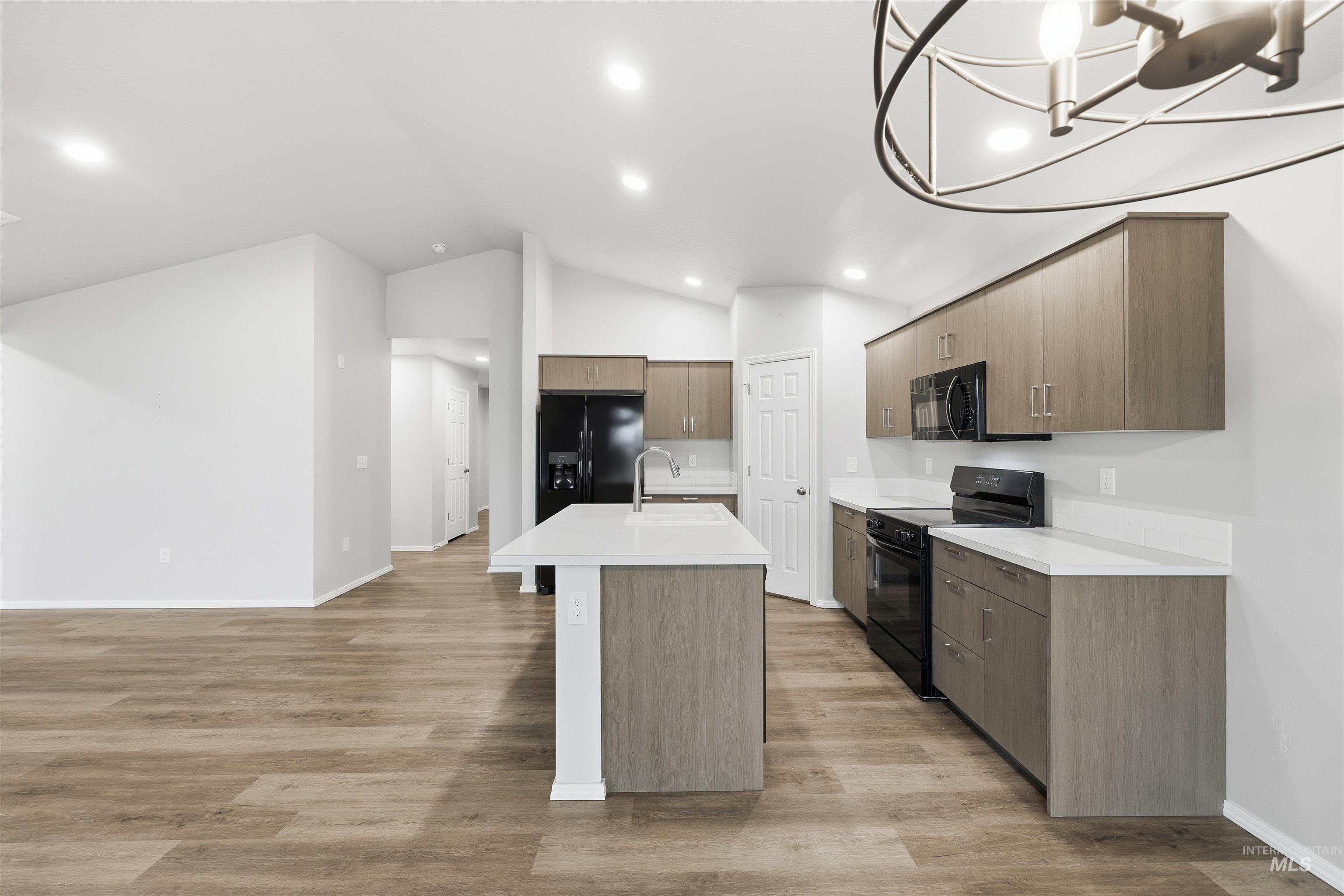 18376 N Strawflower Ave., Nampa, Idaho 83687, 3 Bedrooms, 2 Bathrooms, Residential For Sale, Price $409,000,MLS 98970846