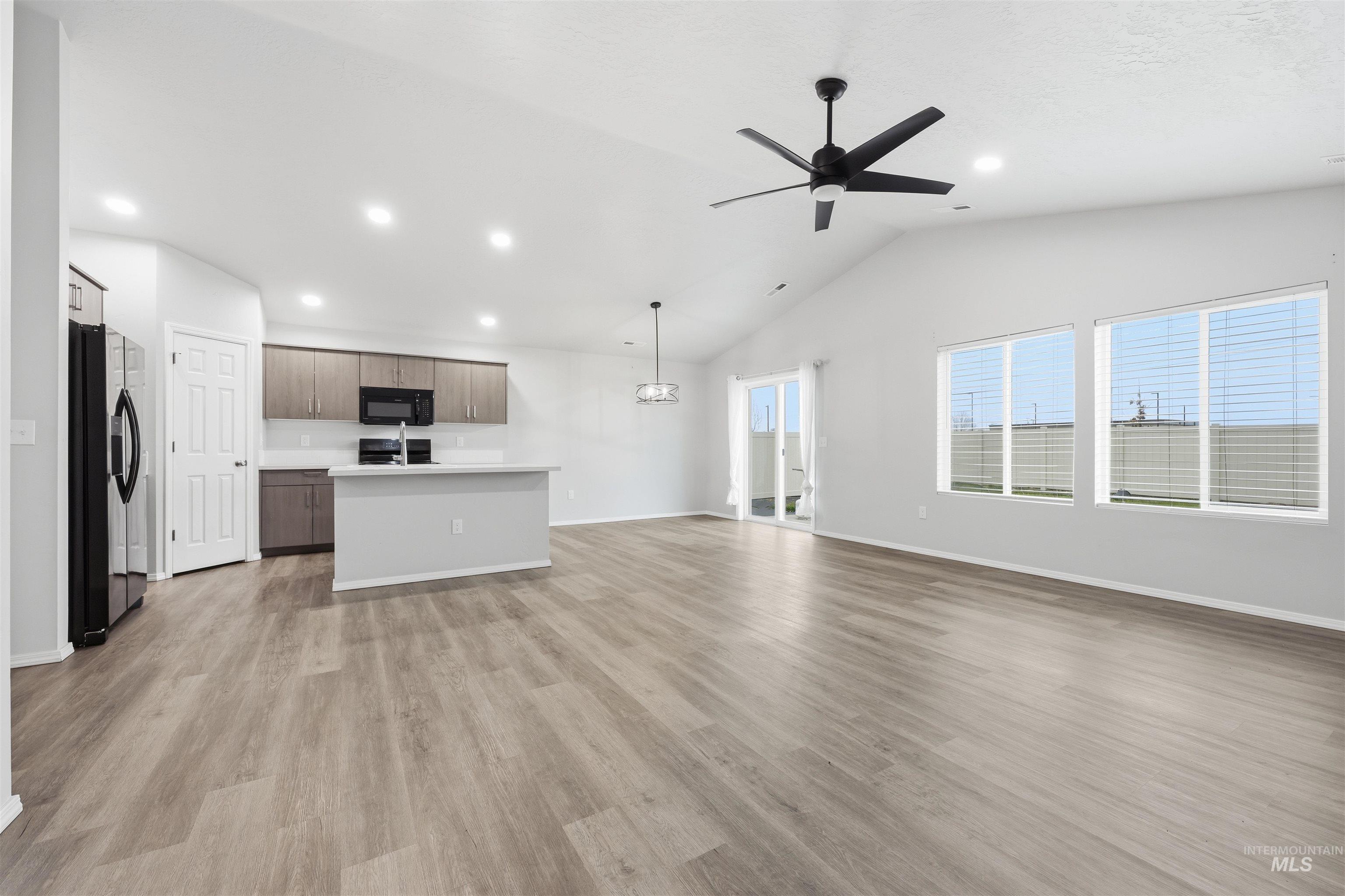 18376 N Strawflower Ave., Nampa, Idaho 83687, 3 Bedrooms, 2 Bathrooms, Residential For Sale, Price $409,000,MLS 98970846