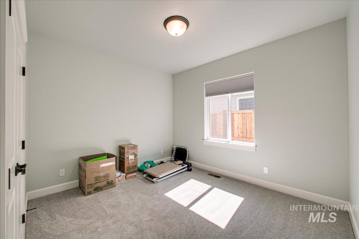 76 S Ziklag Ave, Kuna, Idaho 83634, 4 Bedrooms, 2 Bathrooms, Residential For Sale, Price $589,900,MLS 98970855