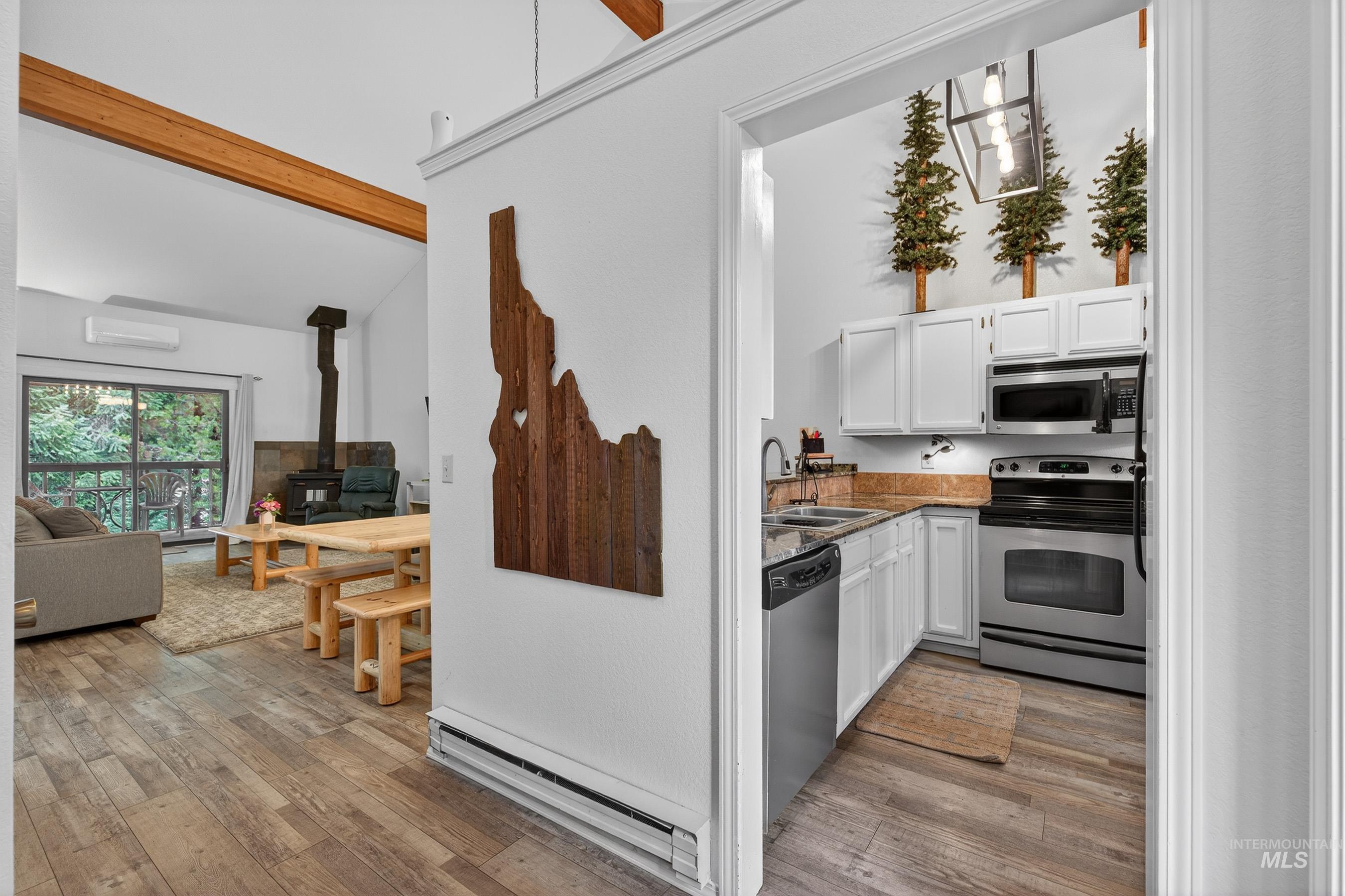 1607 Davis Ave, McCall, Idaho 83638, 2 Bedrooms, 1 Bathroom, Residential For Sale, Price $449,000, 98970856