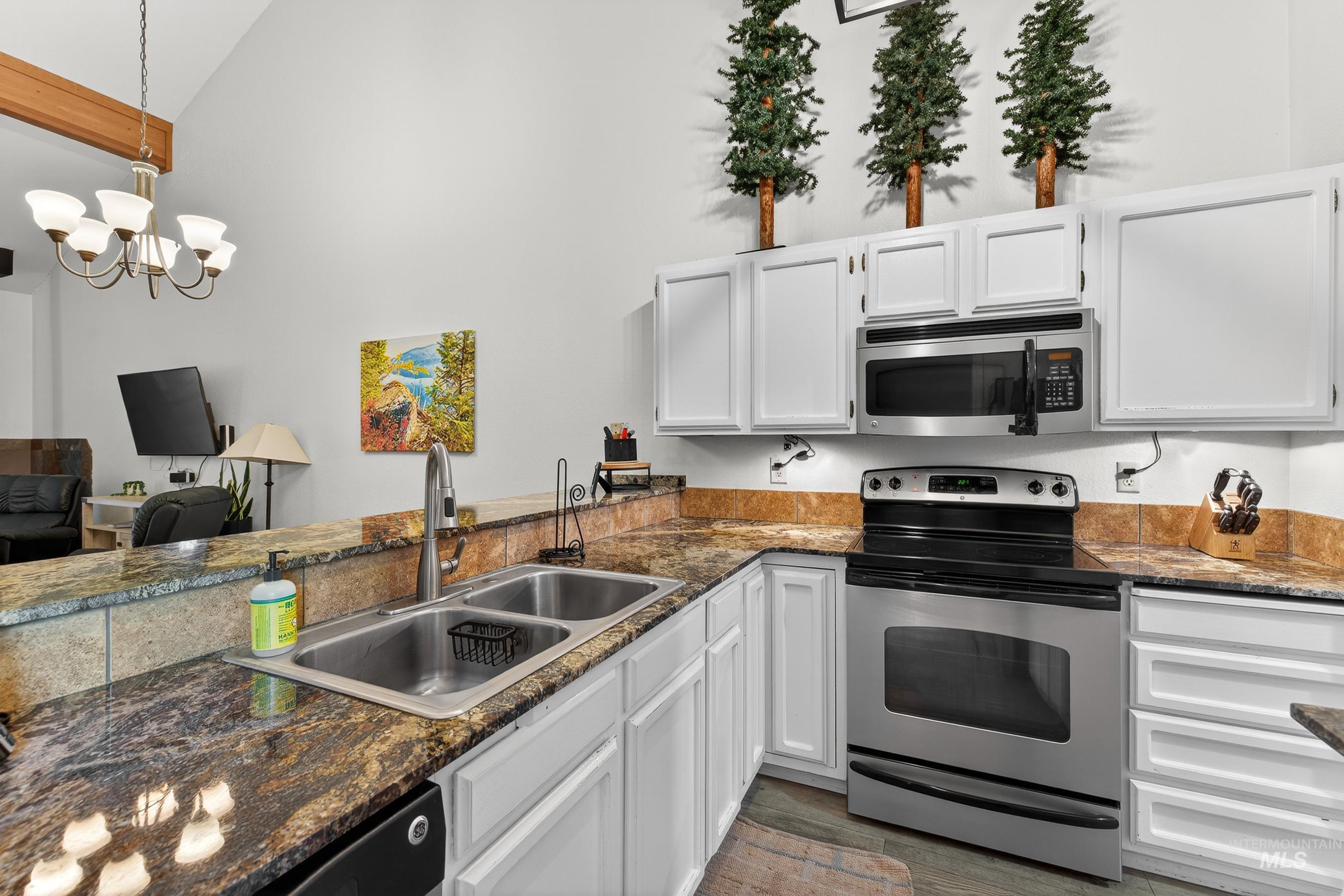 1607 Davis Ave, McCall, Idaho 83638, 2 Bedrooms, 1 Bathroom, Residential For Sale, Price $449,000, 98970856