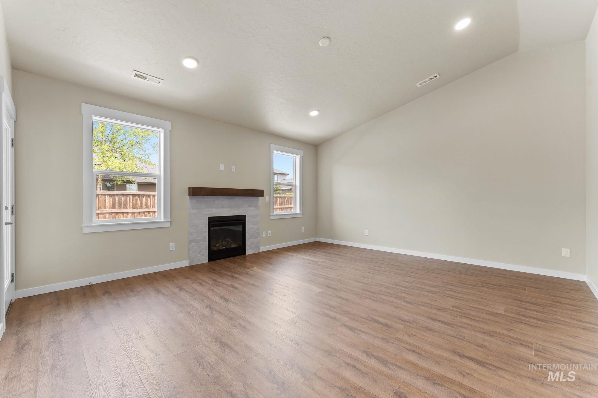 382 W Gleason Court, Meridian, Idaho 83646, 4 Bedrooms, 2 Bathrooms, Residential For Sale, Price $649,990,MLS 98970858