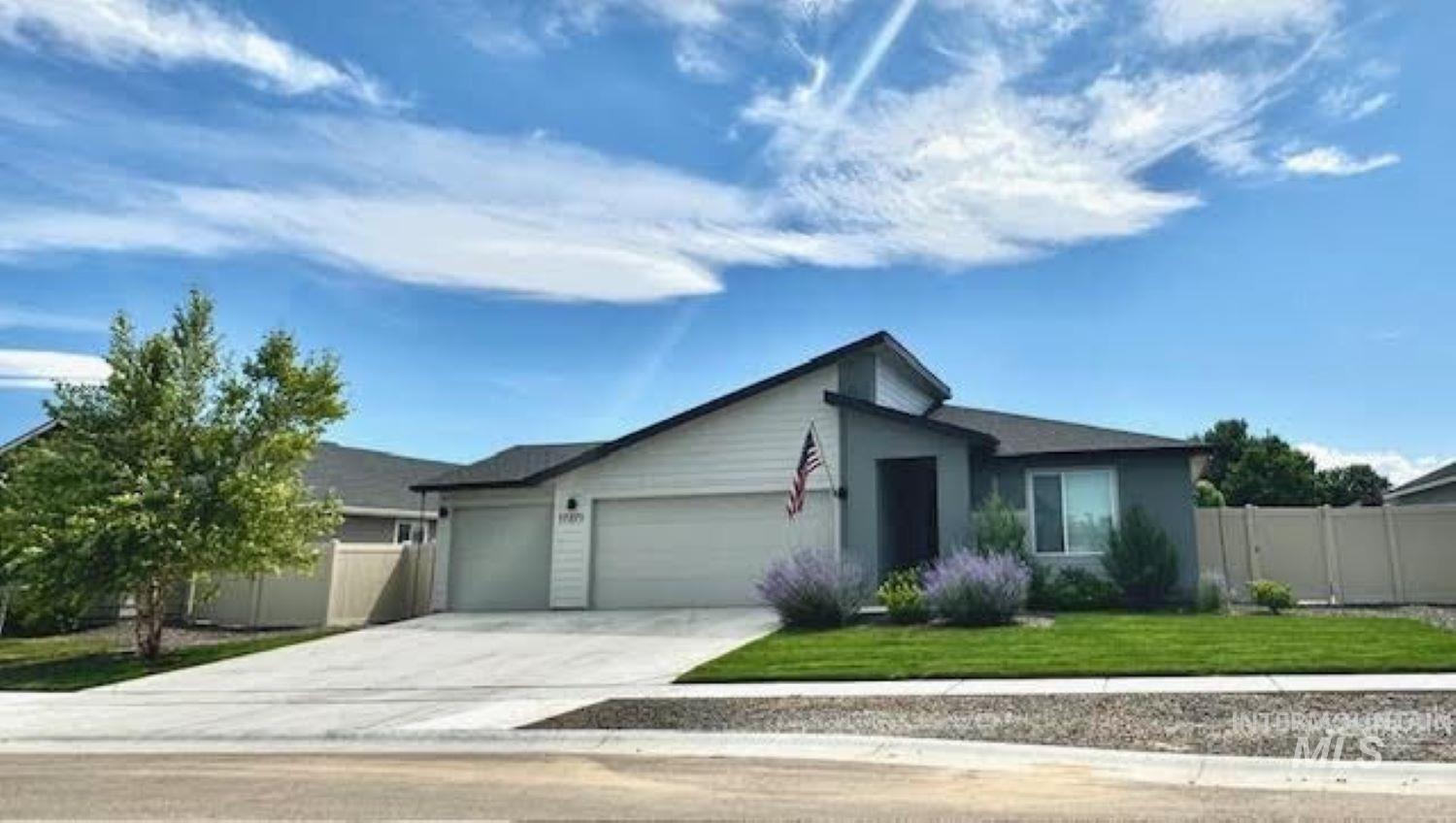 17271 N Wingtip Way, Nampa, Idaho 83687, 4 Bedrooms, 2 Bathrooms, Residential For Sale, Price $454,990,MLS 98970861