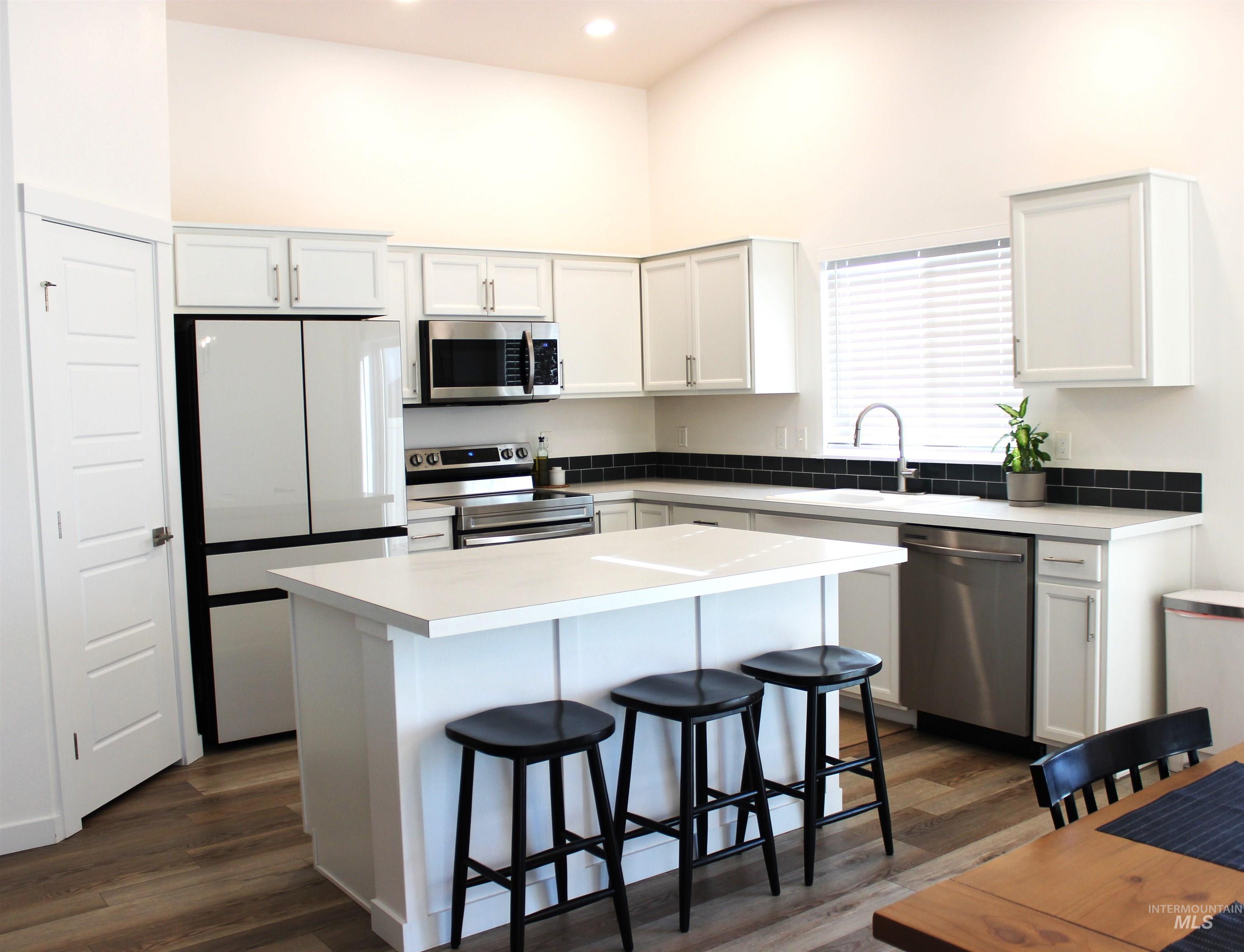 17271 N Wingtip Way, Nampa, Idaho 83687, 4 Bedrooms, 2 Bathrooms, Residential For Sale, Price $454,990,MLS 98970861