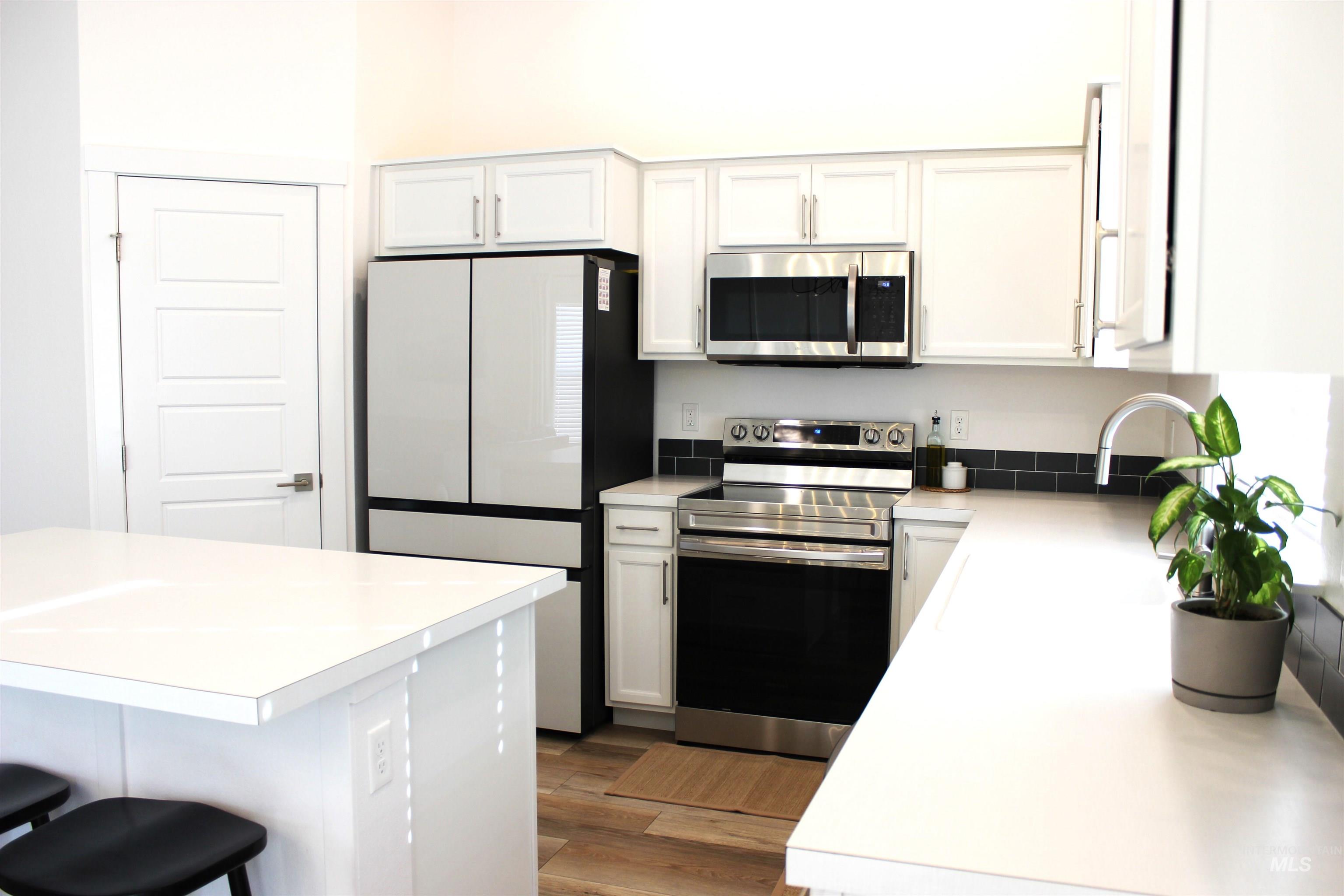 17271 N Wingtip Way, Nampa, Idaho 83687, 4 Bedrooms, 2 Bathrooms, Residential For Sale, Price $454,990,MLS 98970861