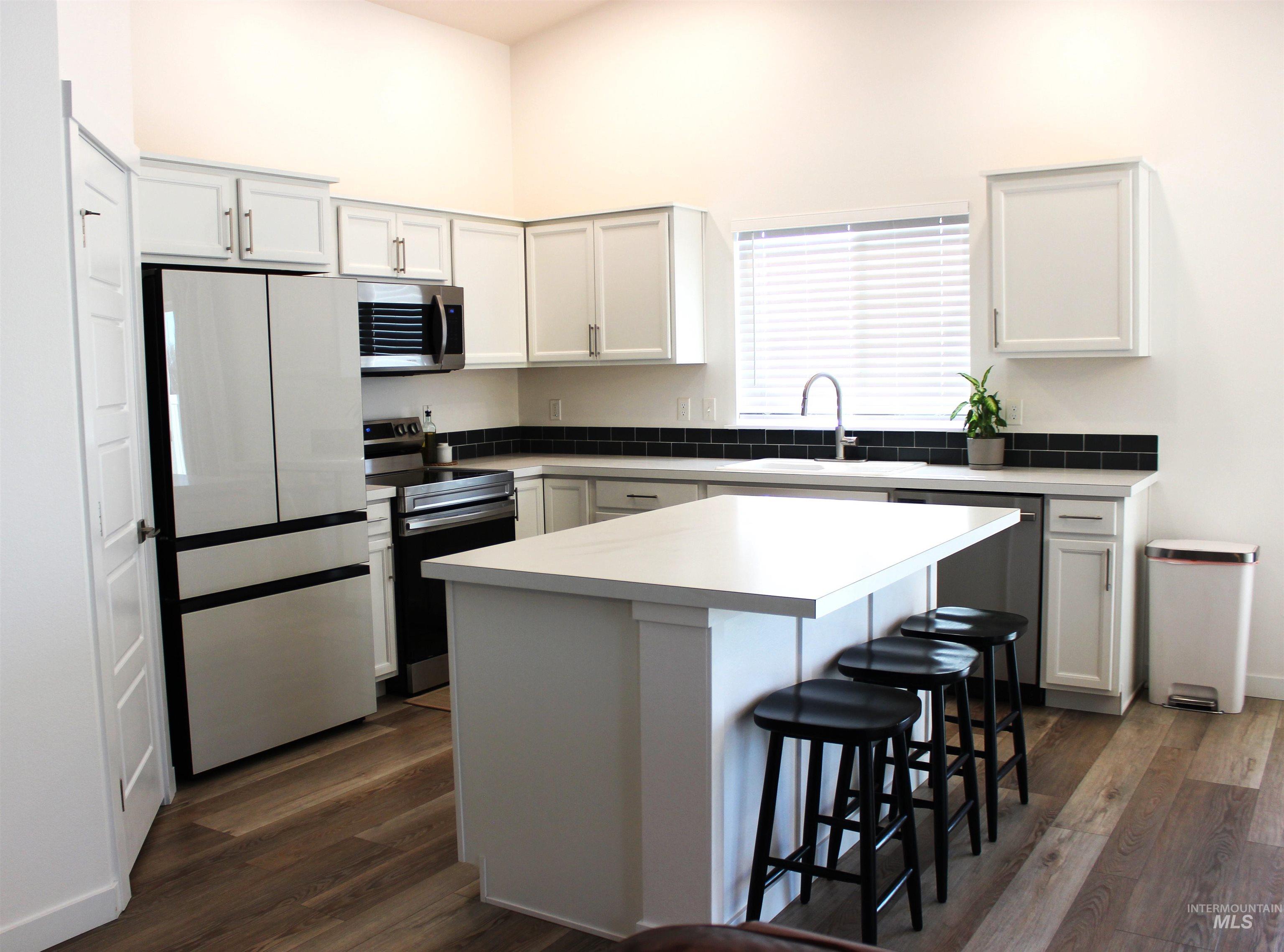 17271 N Wingtip Way, Nampa, Idaho 83687, 4 Bedrooms, 2 Bathrooms, Residential For Sale, Price $454,990,MLS 98970861