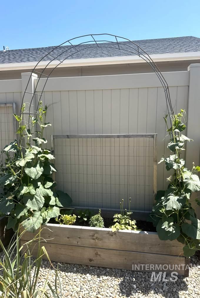 17271 N Wingtip Way, Nampa, Idaho 83687, 4 Bedrooms, 2 Bathrooms, Residential For Sale, Price $454,990,MLS 98970861