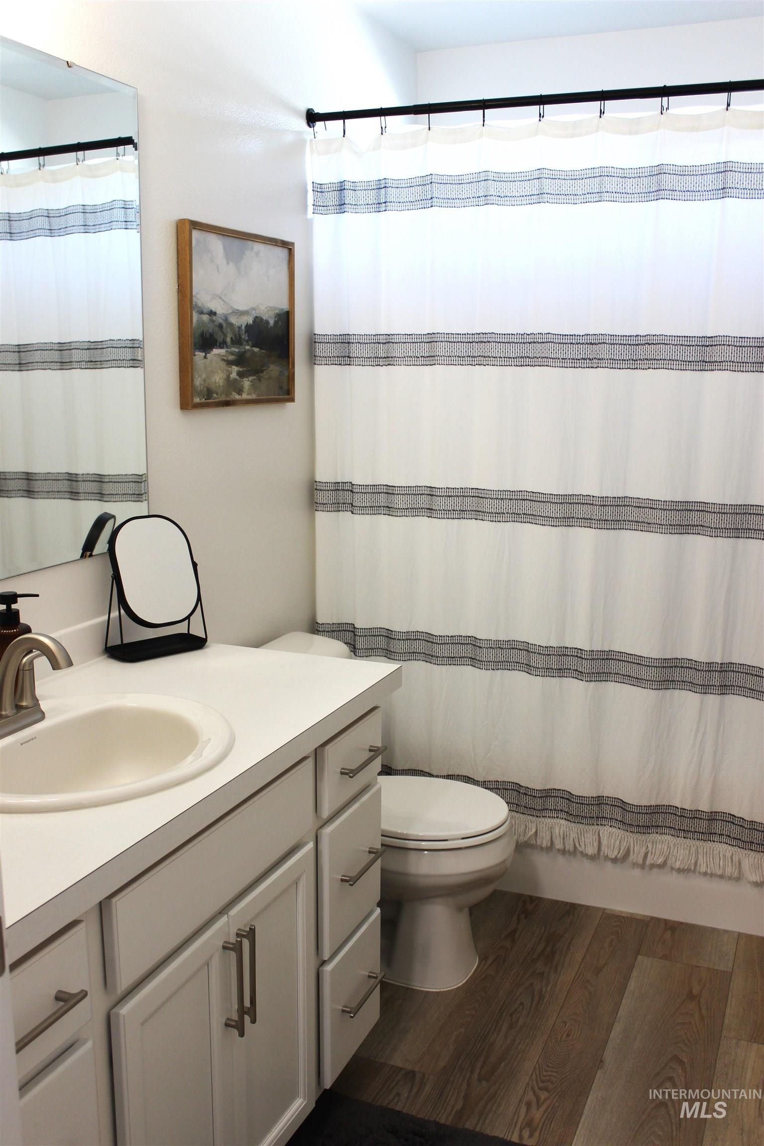 17271 N Wingtip Way, Nampa, Idaho 83687, 4 Bedrooms, 2 Bathrooms, Residential For Sale, Price $454,990,MLS 98970861