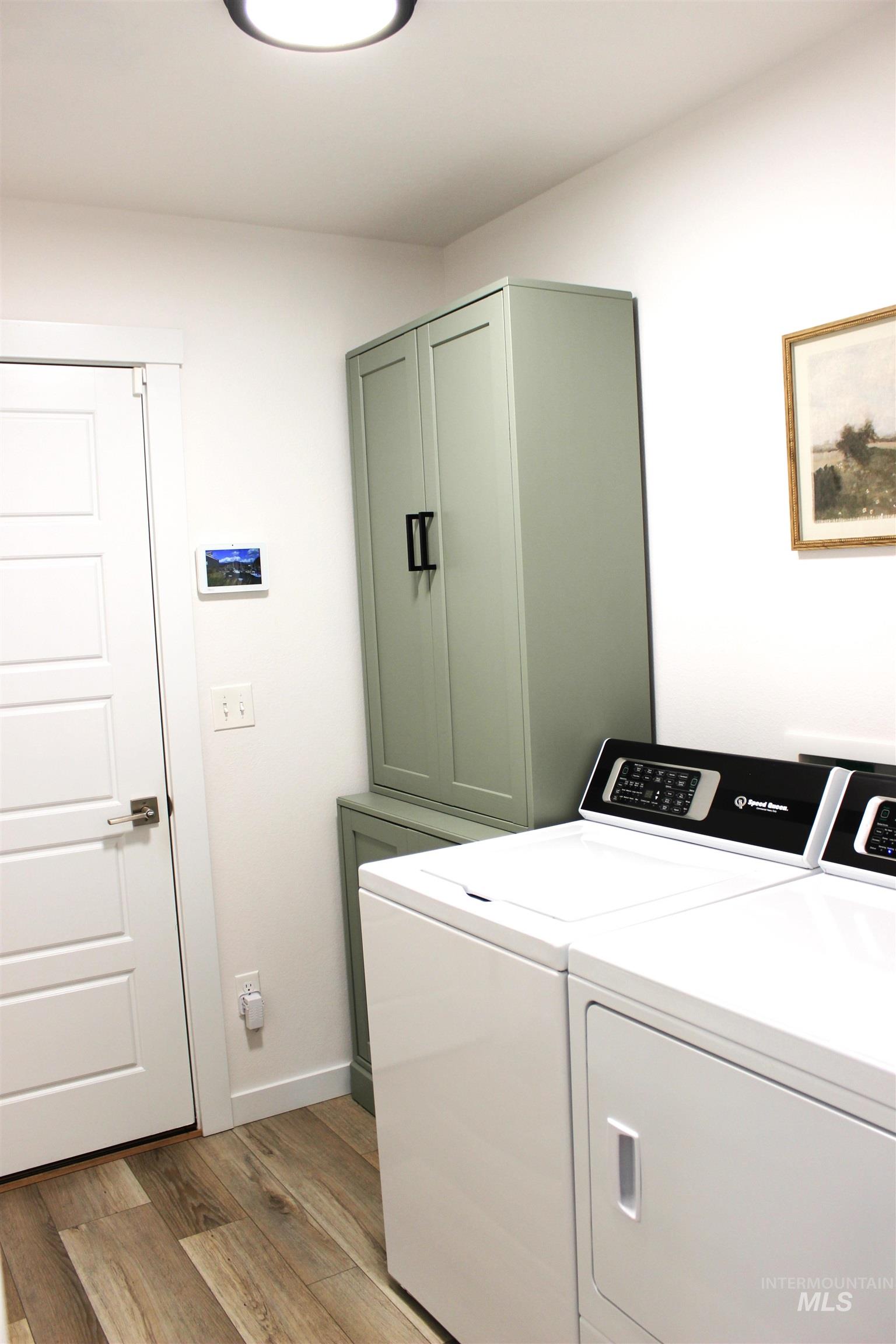 17271 N Wingtip Way, Nampa, Idaho 83687, 4 Bedrooms, 2 Bathrooms, Residential For Sale, Price $454,990,MLS 98970861