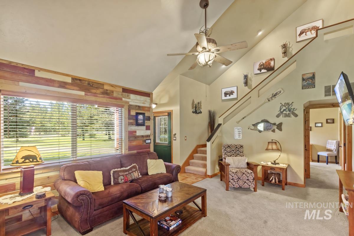 13098 Hillhouse Loop, Donnelly, Idaho 83615, 3 Bedrooms, 3 Bathrooms, Residential For Sale, Price $745,000,MLS 98970870