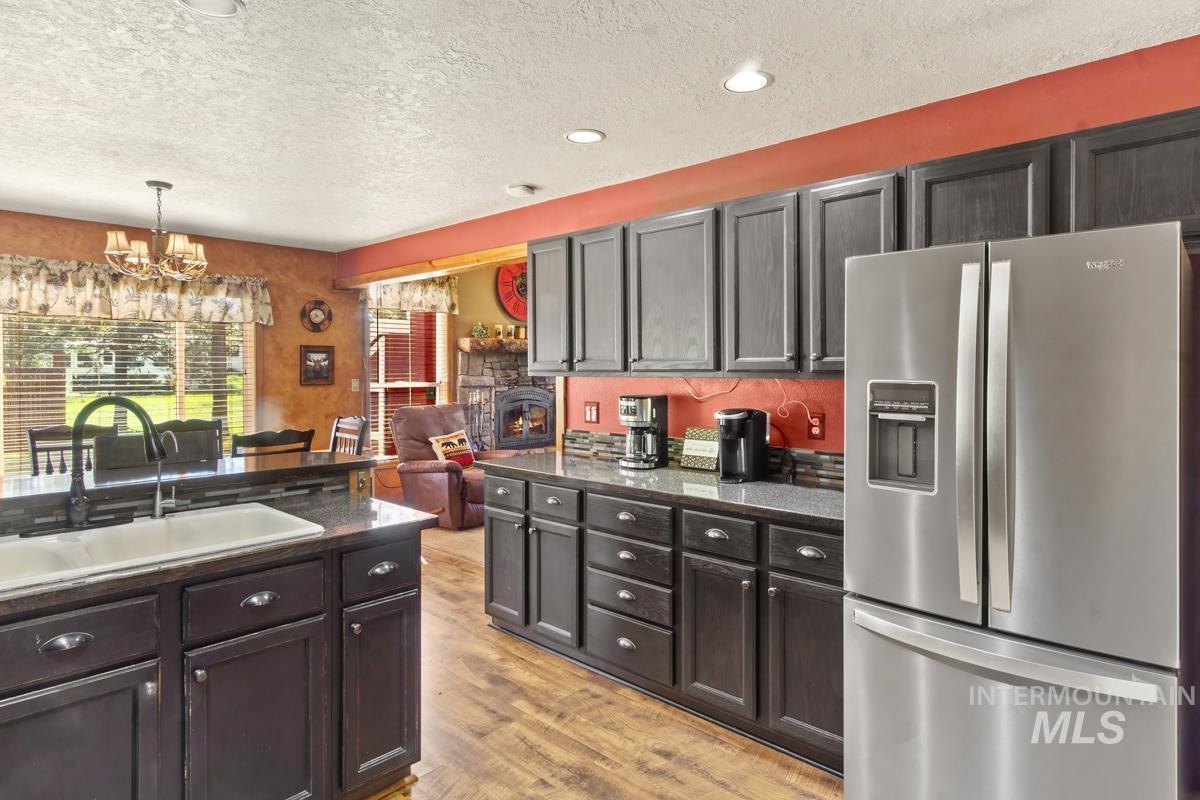 13098 Hillhouse Loop, Donnelly, Idaho 83615, 3 Bedrooms, 3 Bathrooms, Residential For Sale, Price $745,000,MLS 98970870