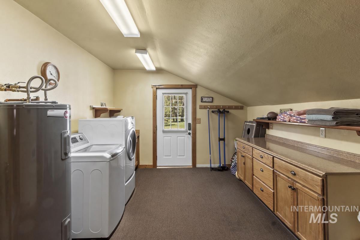 13098 Hillhouse Loop, Donnelly, Idaho 83615, 3 Bedrooms, 3 Bathrooms, Residential For Sale, Price $745,000,MLS 98970870