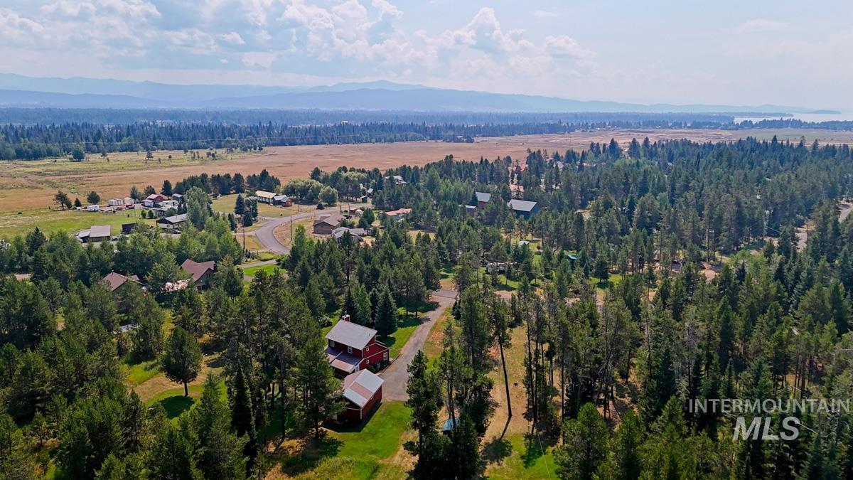 13098 Hillhouse Loop, Donnelly, Idaho 83615, 3 Bedrooms, 3 Bathrooms, Residential For Sale, Price $745,000,MLS 98970870