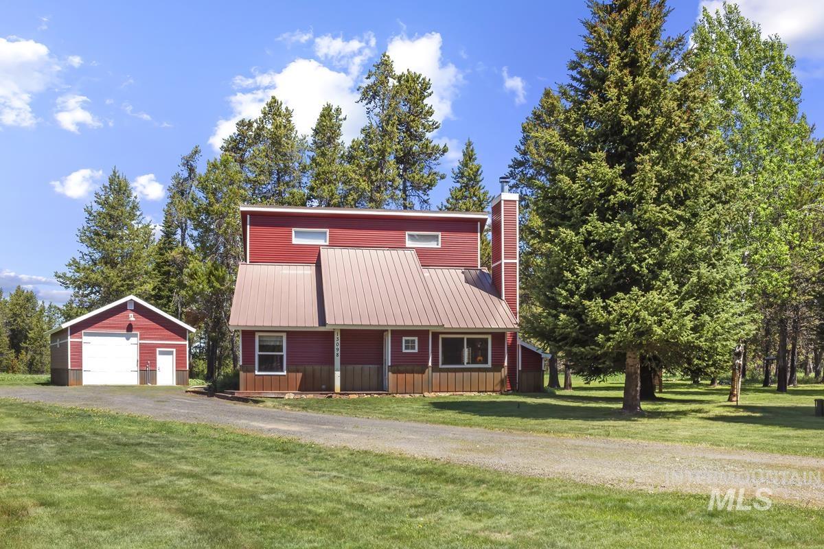 13098 Hillhouse Loop, Donnelly, Idaho 83615, 3 Bedrooms, 3 Bathrooms, Residential For Sale, Price $745,000,MLS 98970870