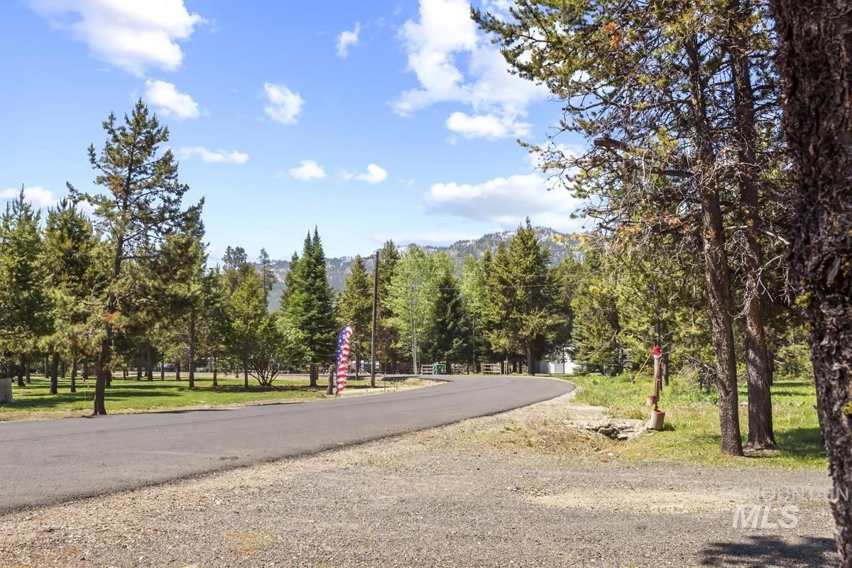 13098 Hillhouse Loop, Donnelly, Idaho 83615, 3 Bedrooms, 3 Bathrooms, Residential For Sale, Price $745,000,MLS 98970870