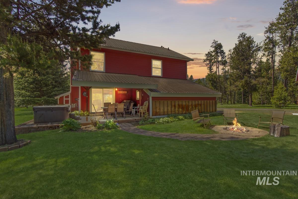 13098 Hillhouse Loop, Donnelly, Idaho 83615, 3 Bedrooms, 3 Bathrooms, Residential For Sale, Price $745,000,MLS 98970870