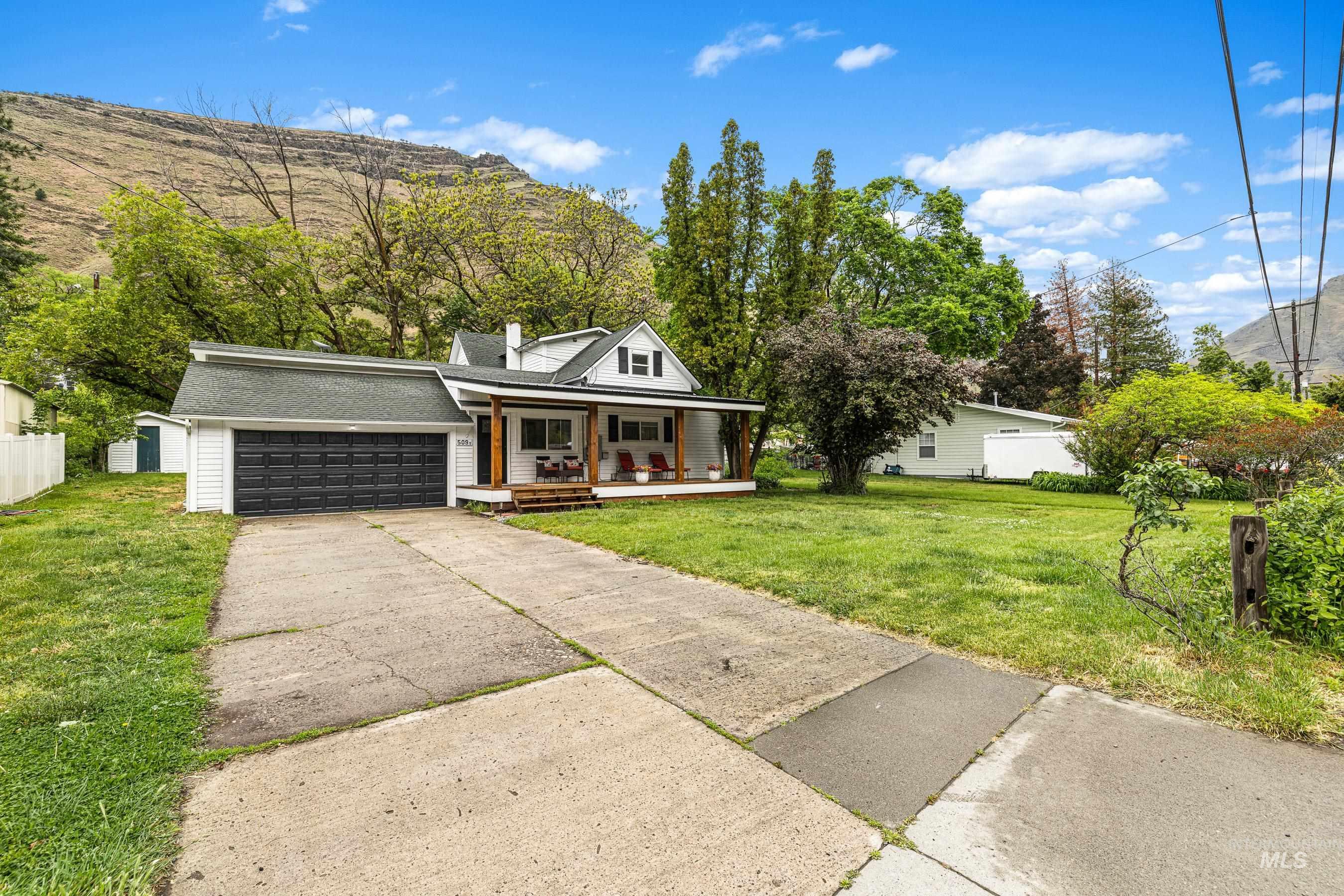 509 S Main St, Riggins, Idaho 83549, 4 Bedrooms, 3 Bathrooms, Residential For Sale, Price $599,000, 98970871