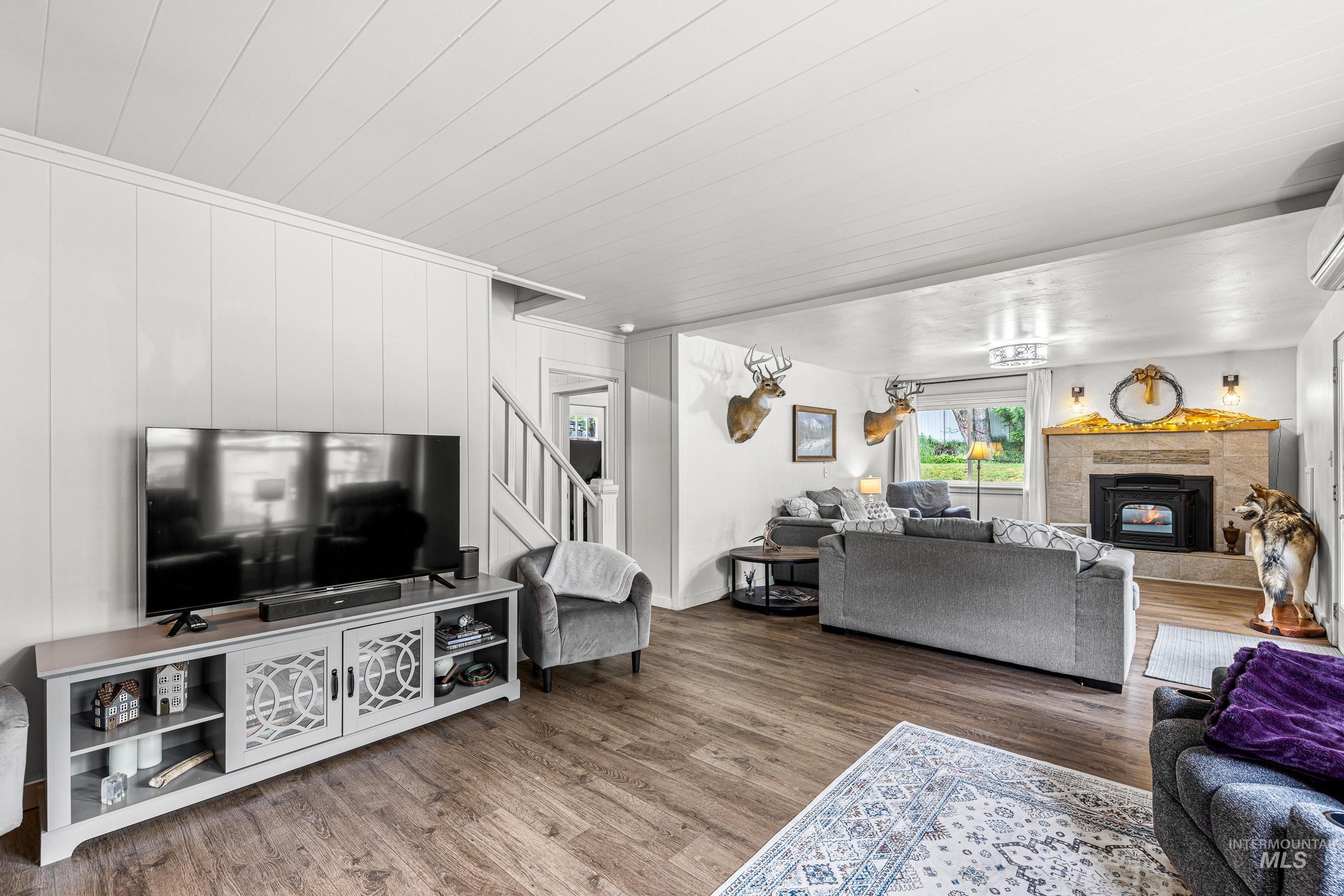 509 S Main St, Riggins, Idaho 83549, 4 Bedrooms, 3 Bathrooms, Residential For Sale, Price $599,000, 98970871