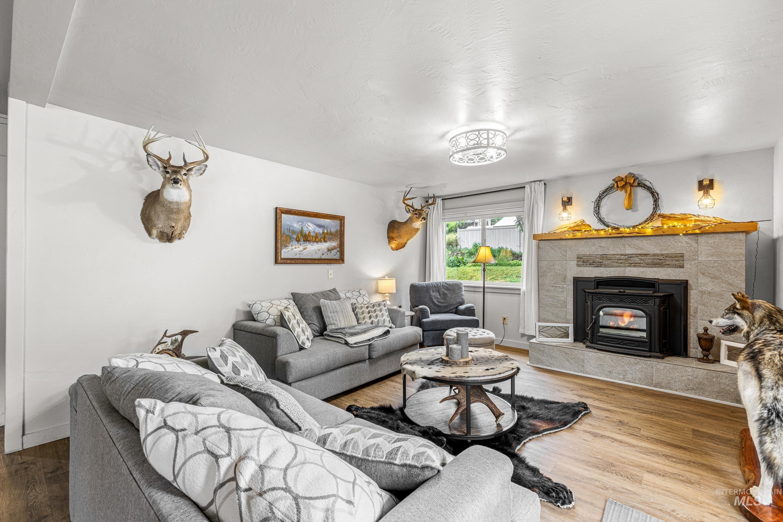 509 S Main St, Riggins, Idaho 83549, 4 Bedrooms, 3 Bathrooms, Residential For Sale, Price $599,000, 98970871